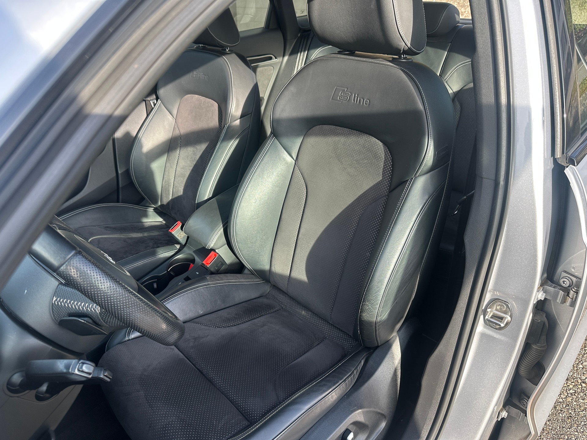 AUDI Q3 2.0 TDI quattro S-tronic-image-10