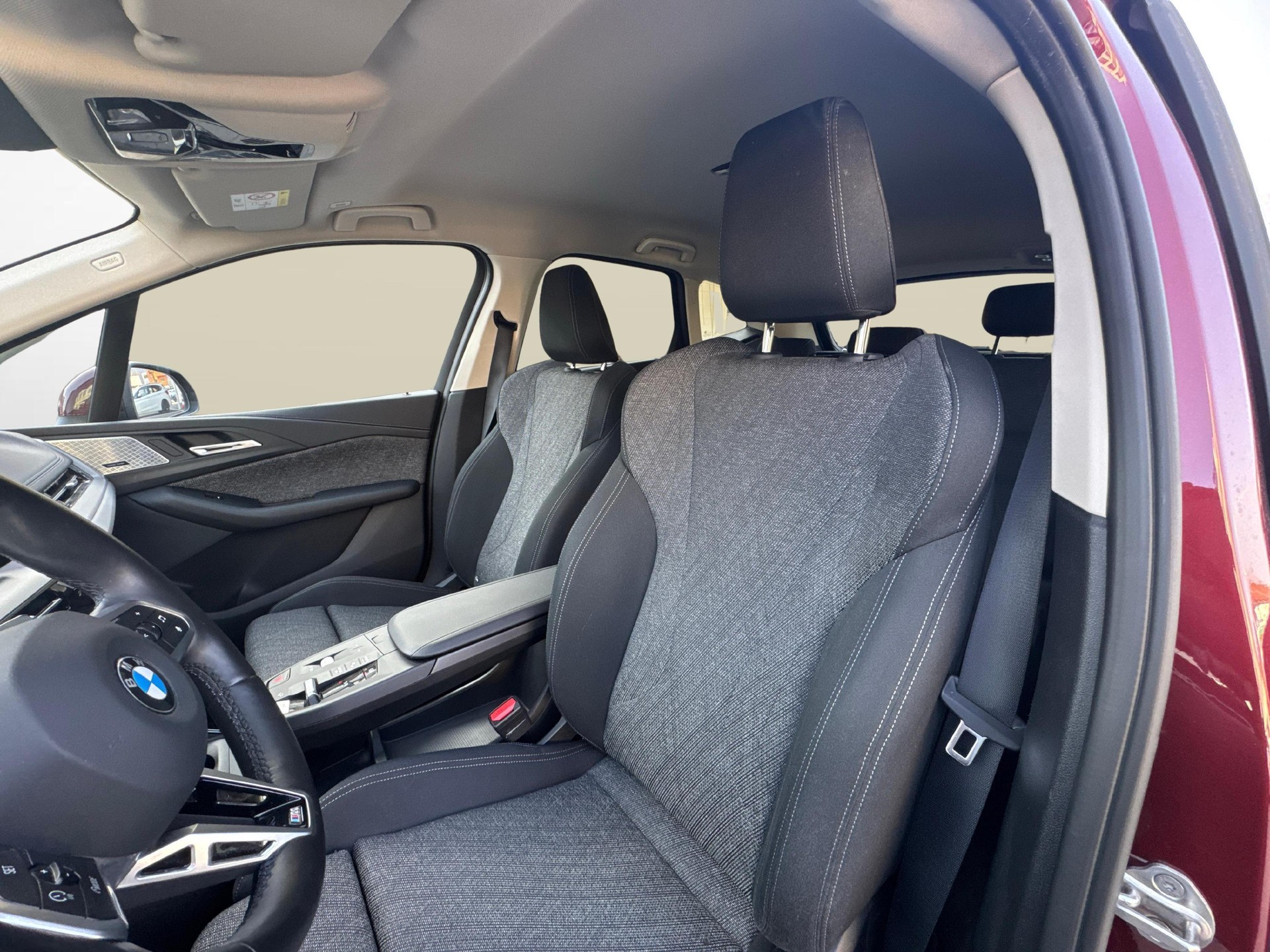 BMW 218i Active Tourer-image-11