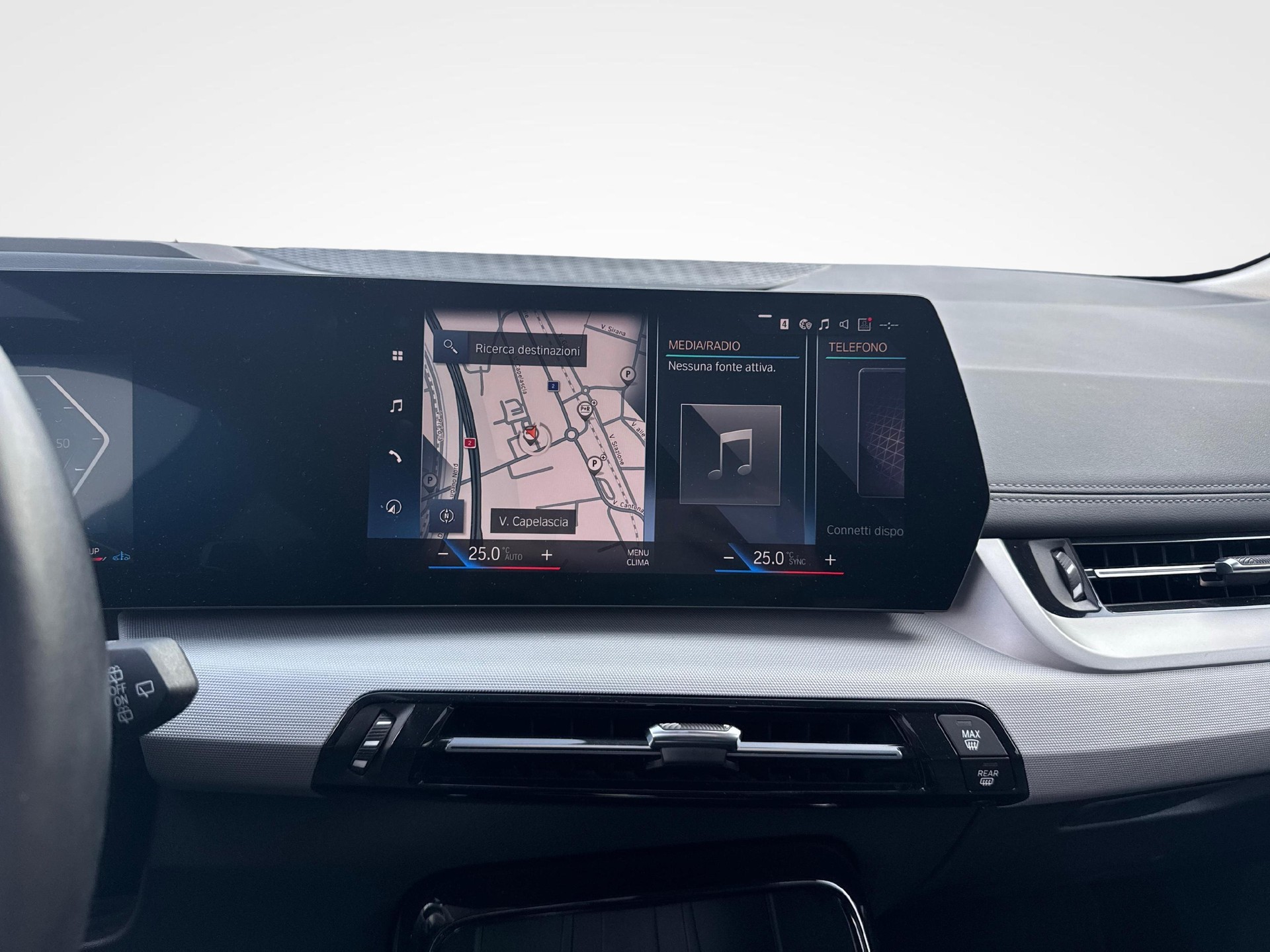 BMW 218i Active Tourer-image-15