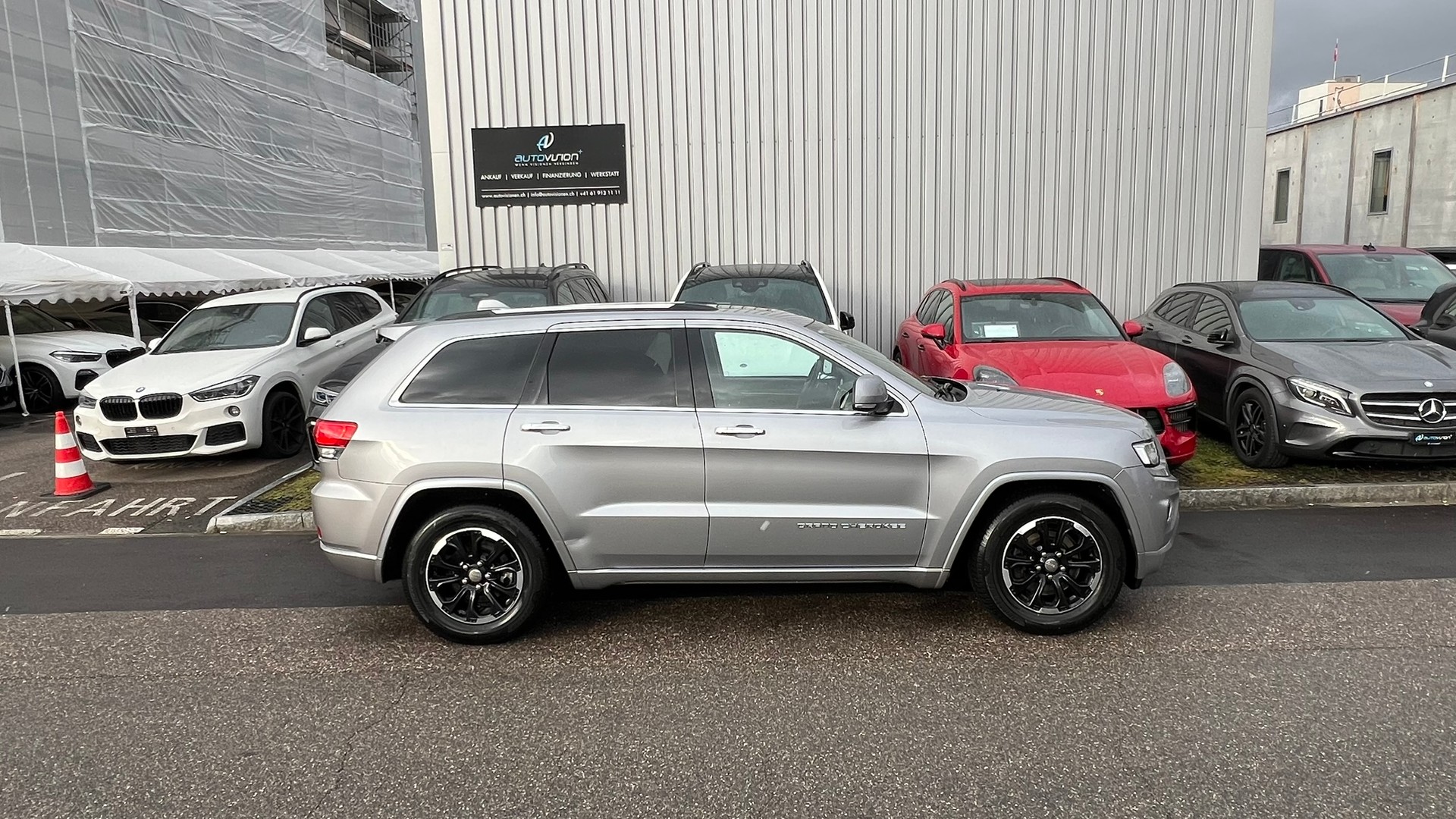 JEEP GRAND CHEROKEE 3.0 CRD OVERLAND AUTOMATIC l 250 PS-image-4