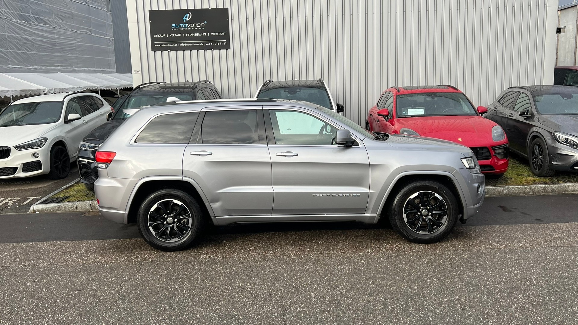 JEEP GRAND CHEROKEE 3.0 CRD OVERLAND AUTOMATIC l 250 PS-image-2