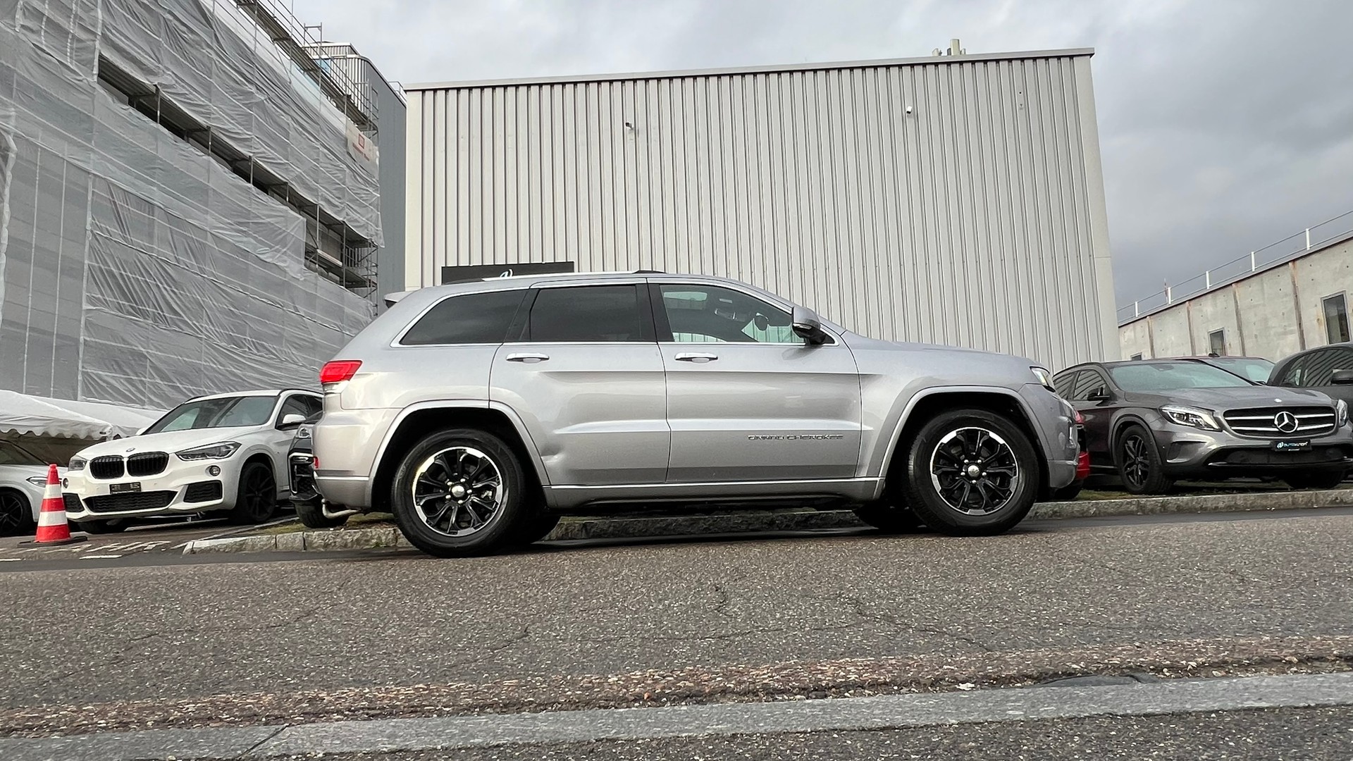 JEEP GRAND CHEROKEE 3.0 CRD OVERLAND AUTOMATIC l 250 PS-image-0