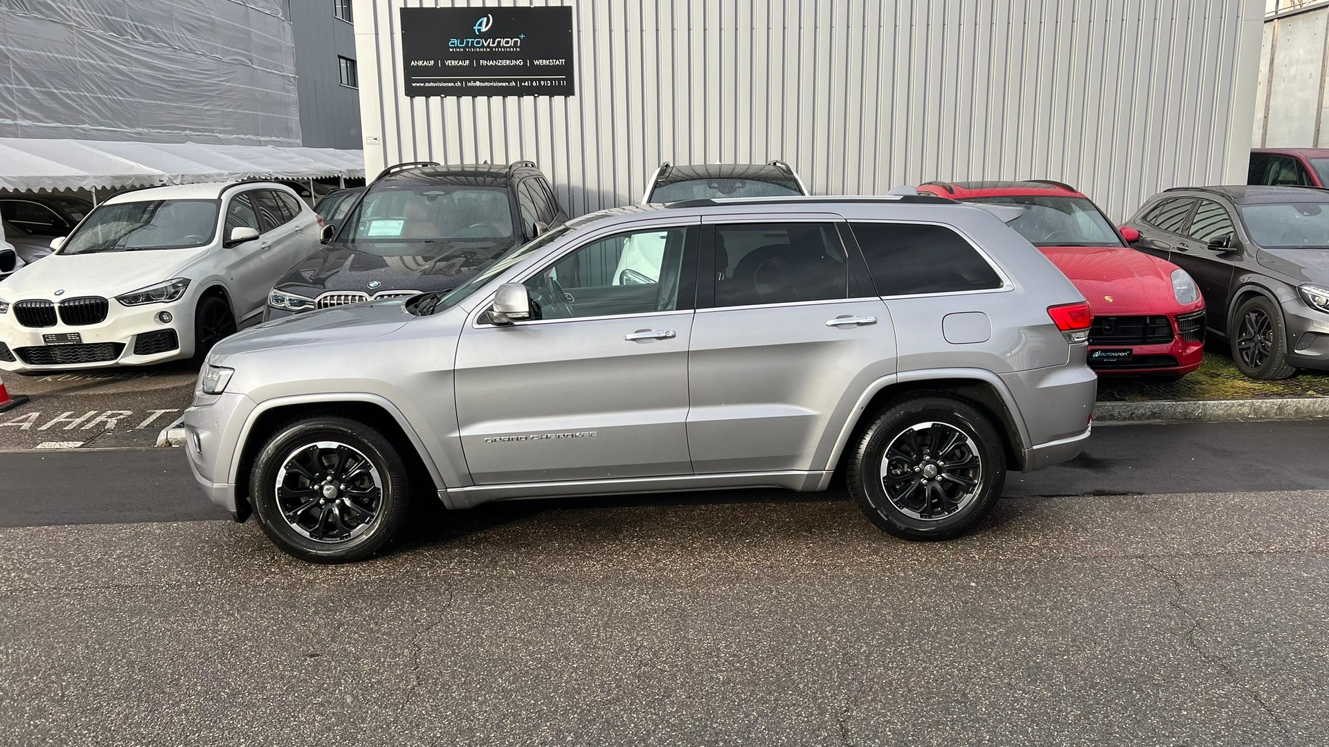 JEEP GRAND CHEROKEE 3.0 CRD OVERLAND AUTOMATIC l 250 PS-image-3