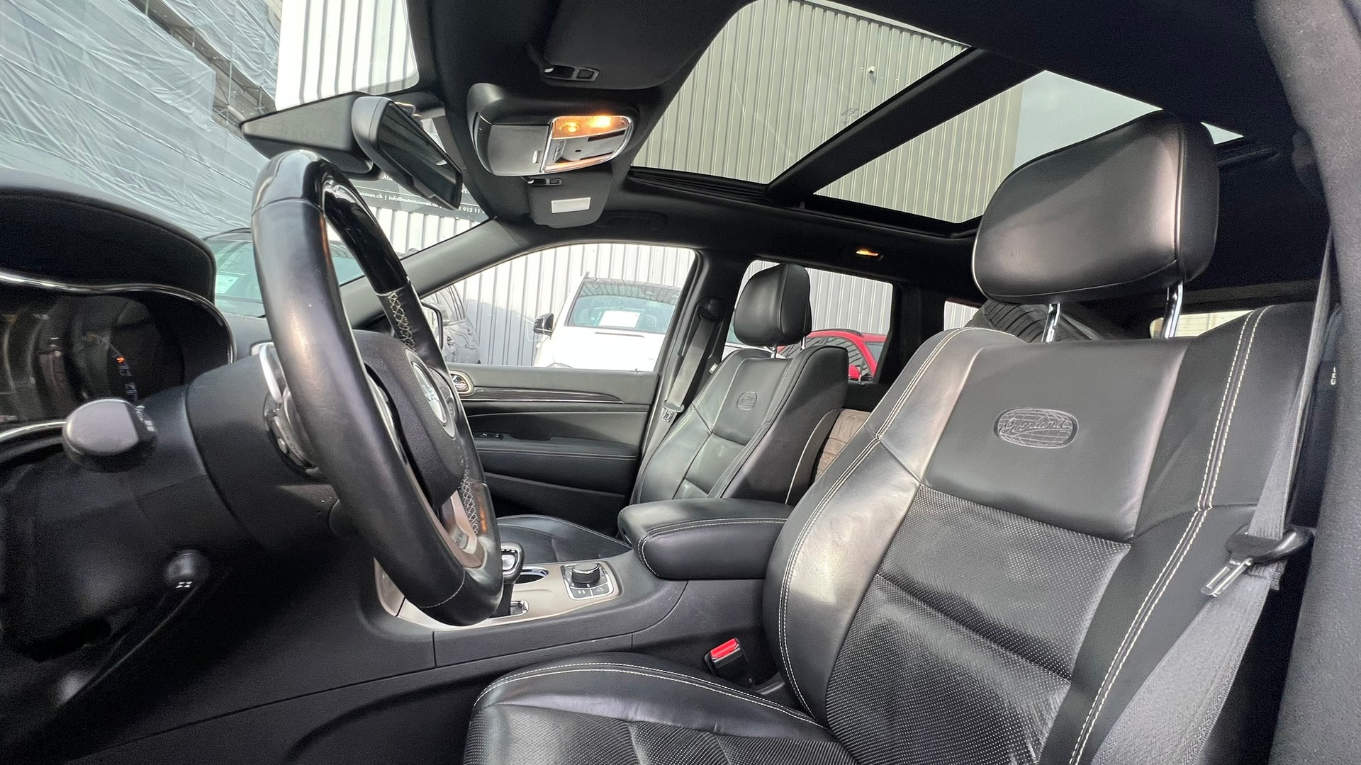 JEEP GRAND CHEROKEE 3.0 CRD OVERLAND AUTOMATIC l 250 PS-image-19