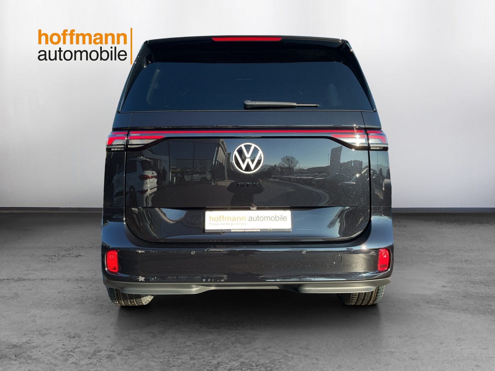 VW ID.Buzz LWB GTX 4 Motion-image-4