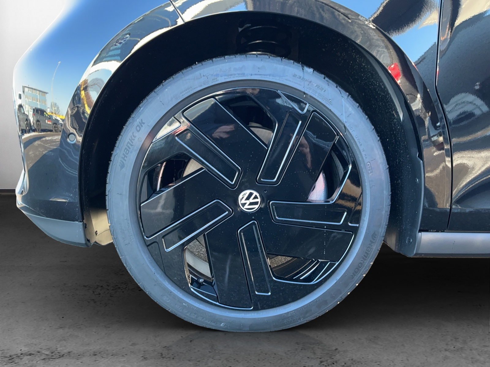 VW ID.Buzz LWB GTX 4 Motion-image-12