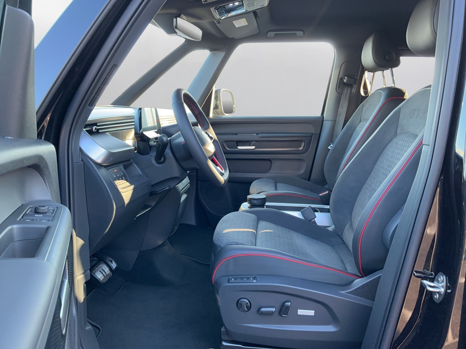 VW ID.Buzz LWB GTX 4 Motion-image-9