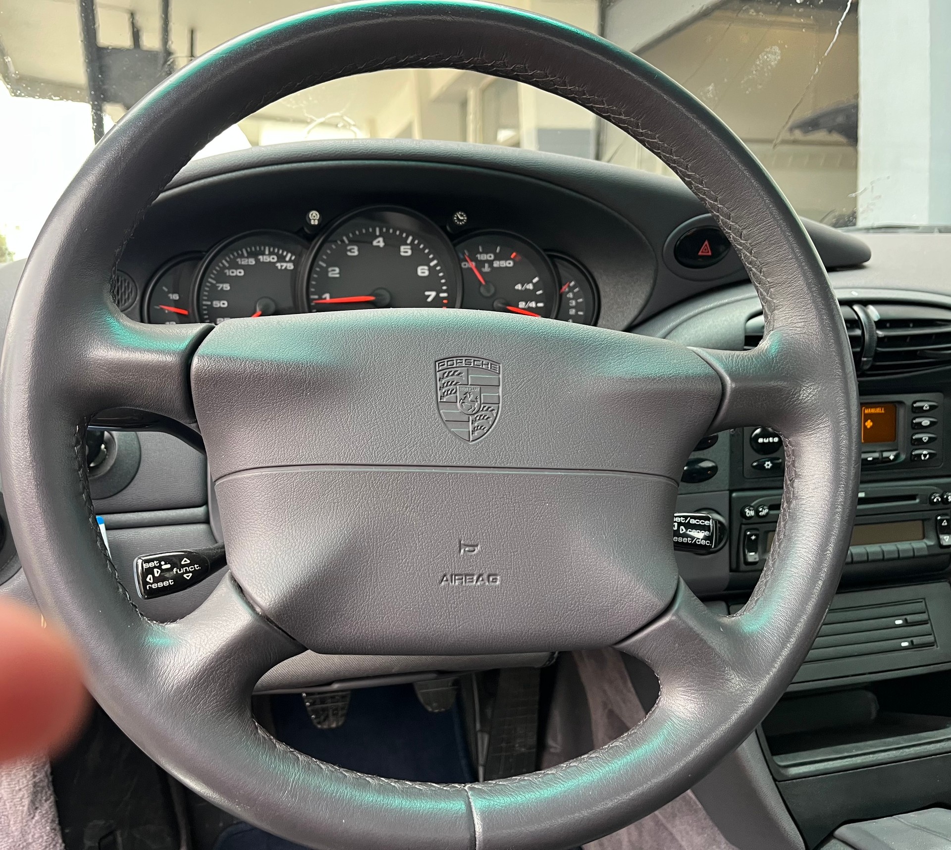 PORSCHE Carrera 2-image-10