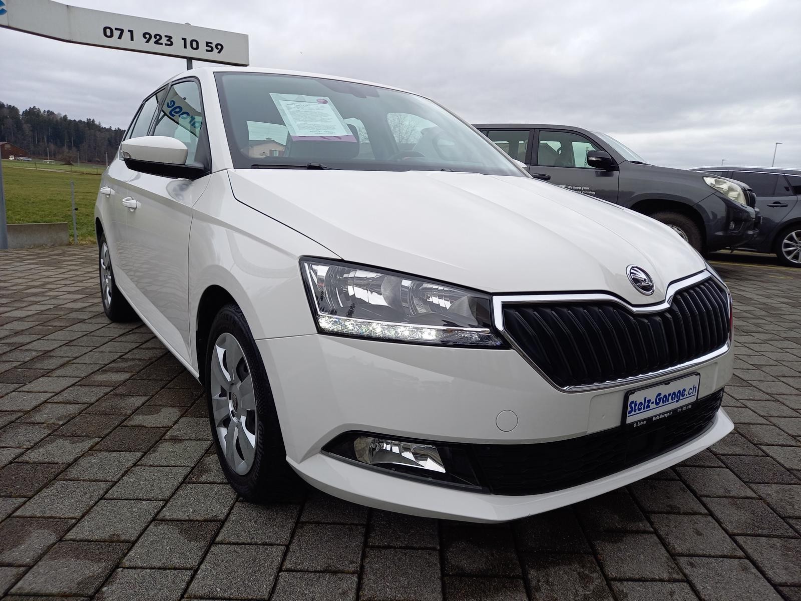 SKODA Fabia 1.0 TSI Ambition DSG-image-3