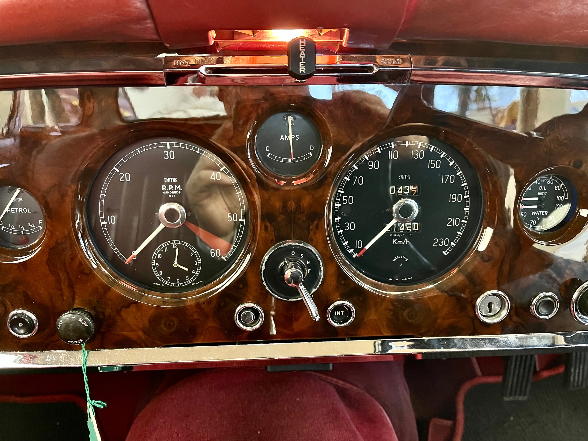 JAGUAR XK 150 3.4 Coupé RHD-image-7