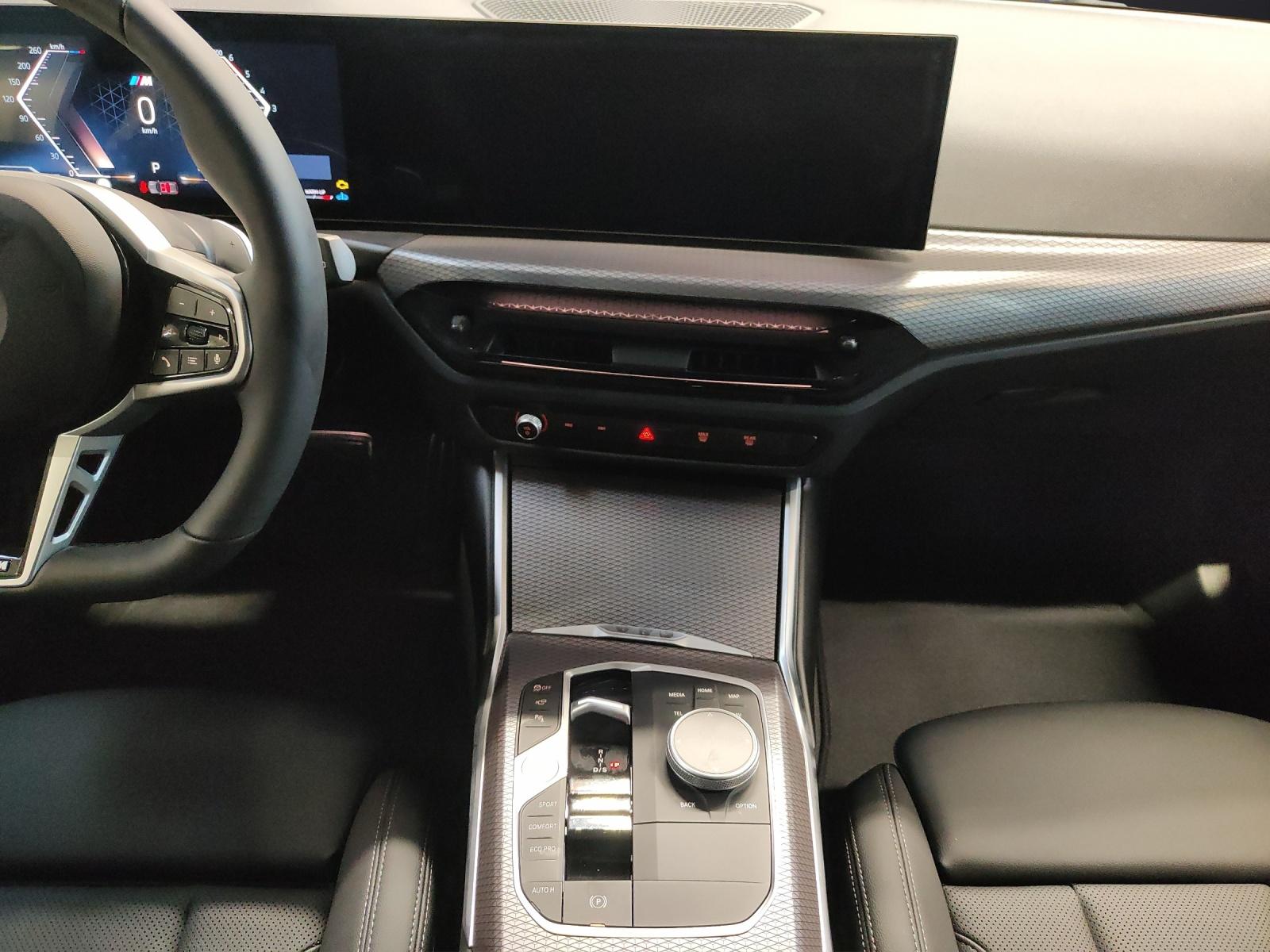 BMW 320d xDrive Touring-image-14
