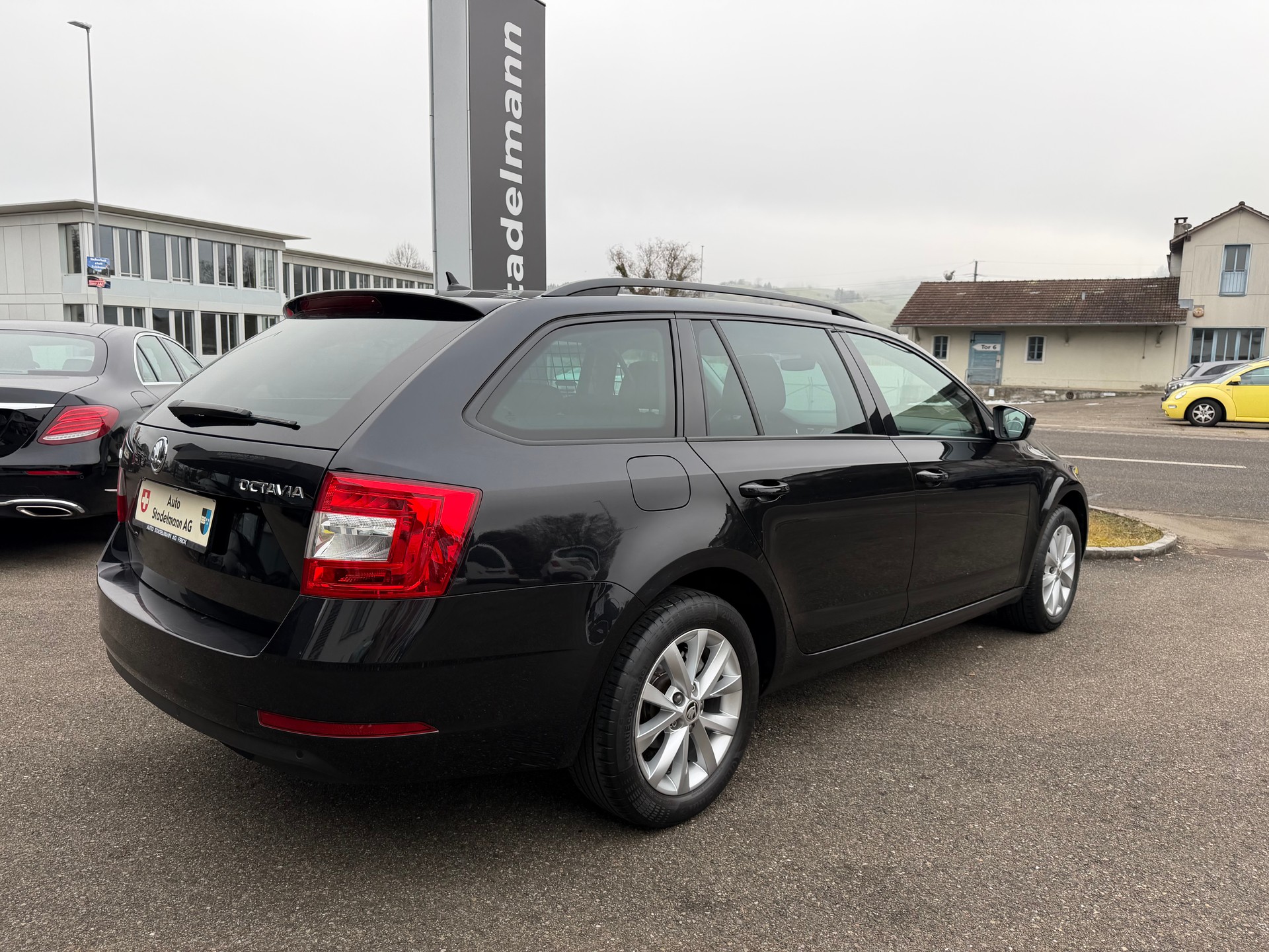 SKODA Octavia Combi 1.0 TSI Ambition DSG-showroom-element-3