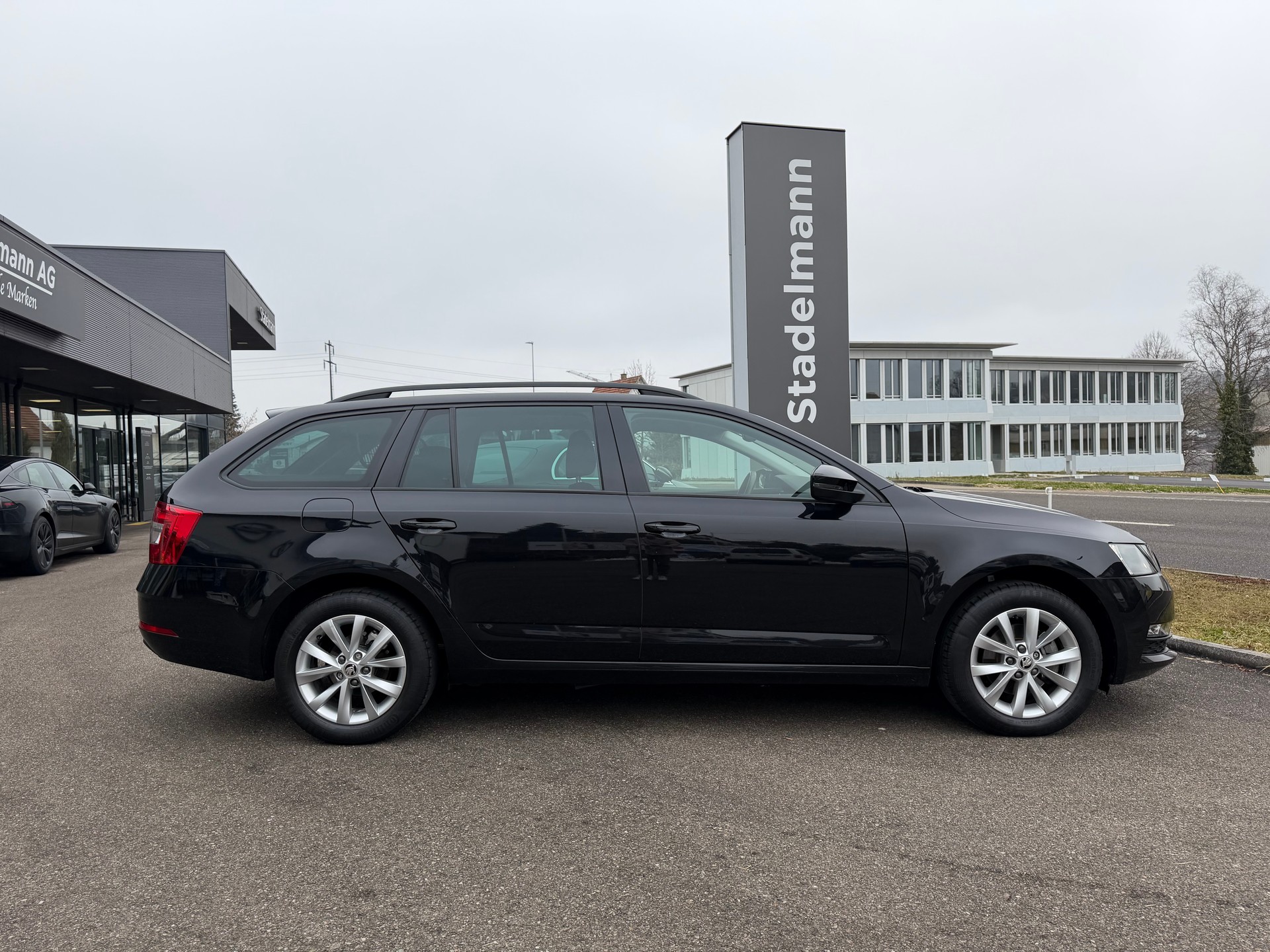 SKODA Octavia Combi 1.0 TSI Ambition DSG-showroom-element-2