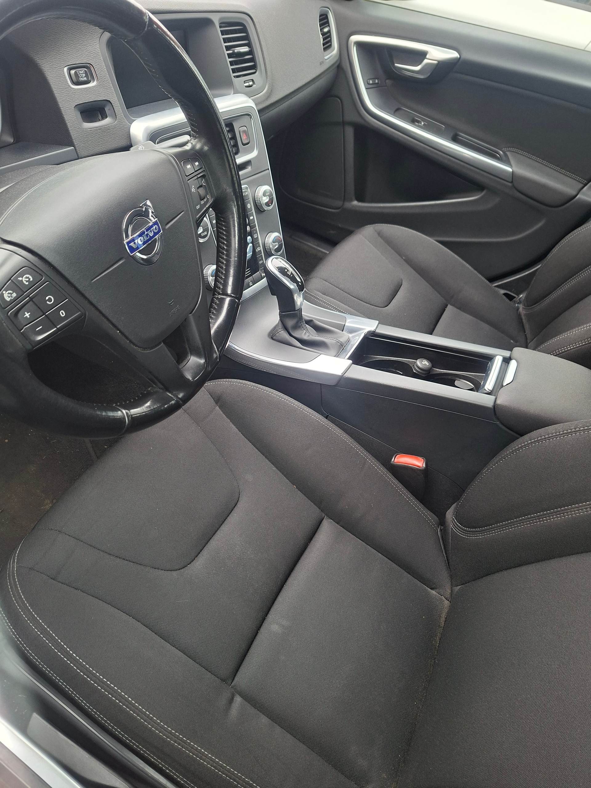 VOLVO S60 D4 Momentum A Geartronic-image-5