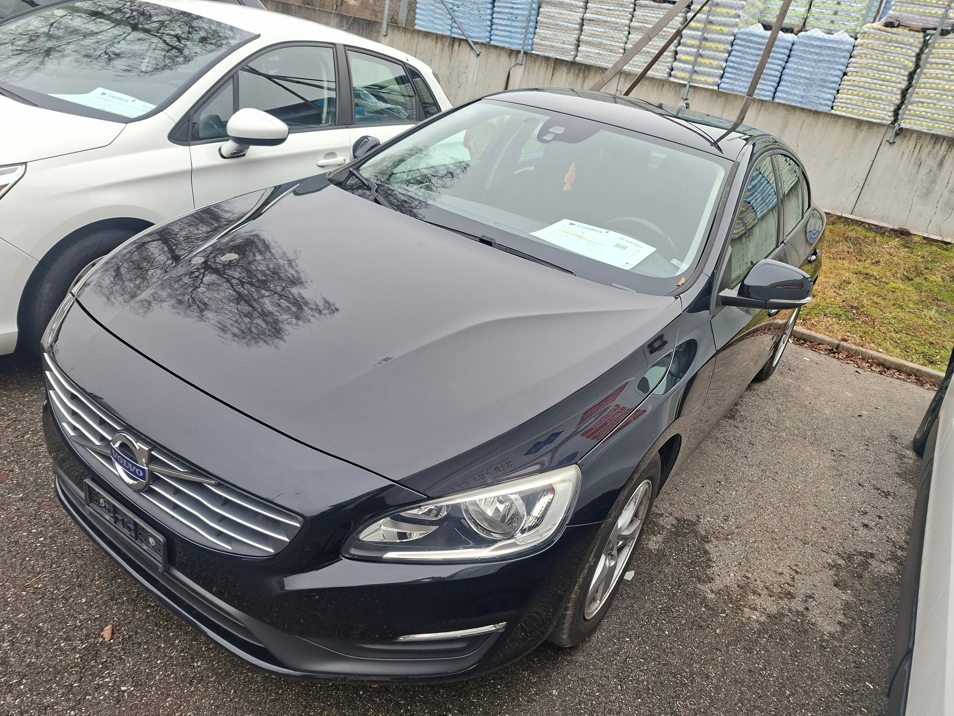VOLVO S60 D4 Momentum A Geartronic-showroom-element-2