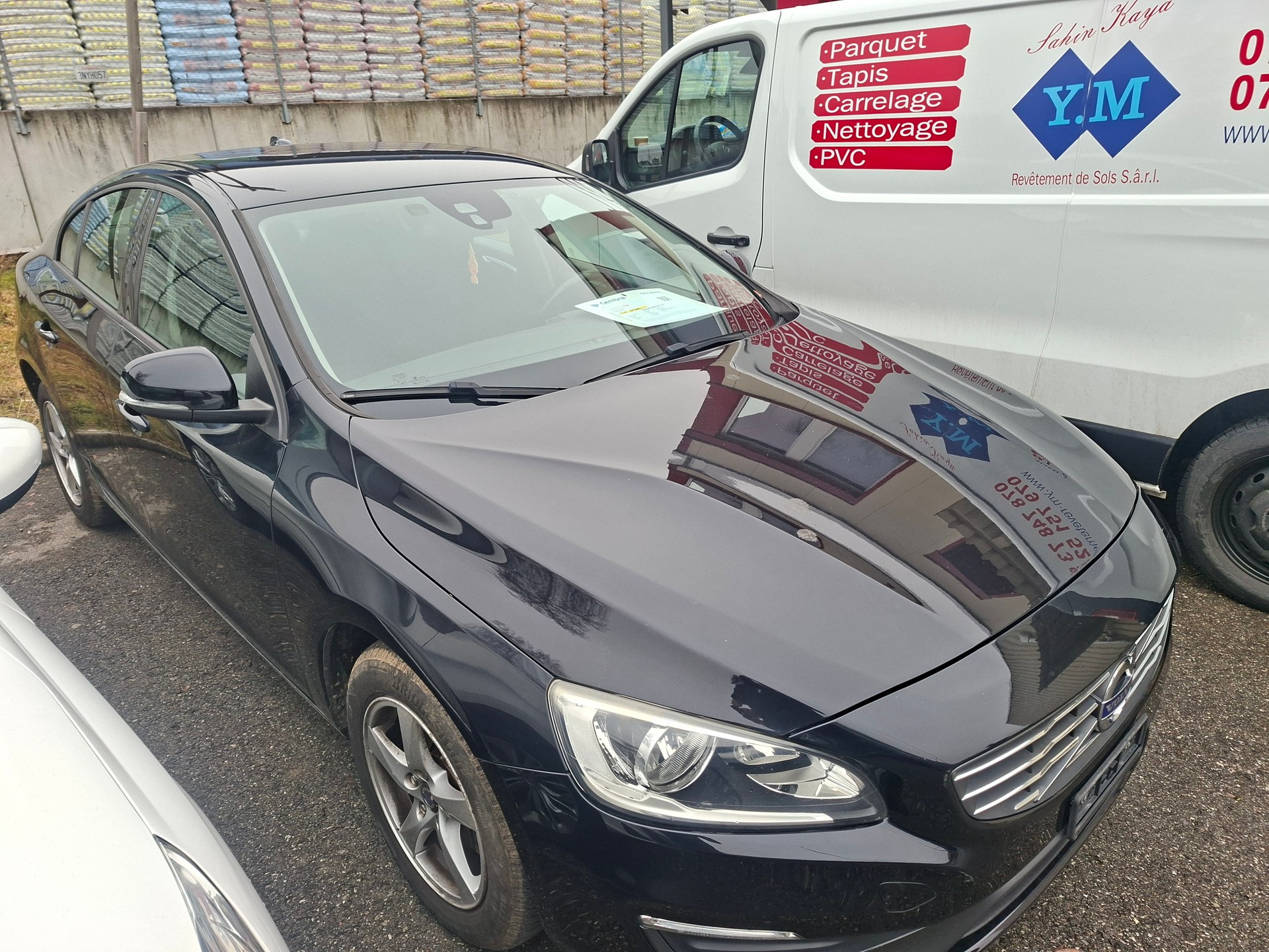 VOLVO S60 D4 Momentum A Geartronic-showroom-element-1