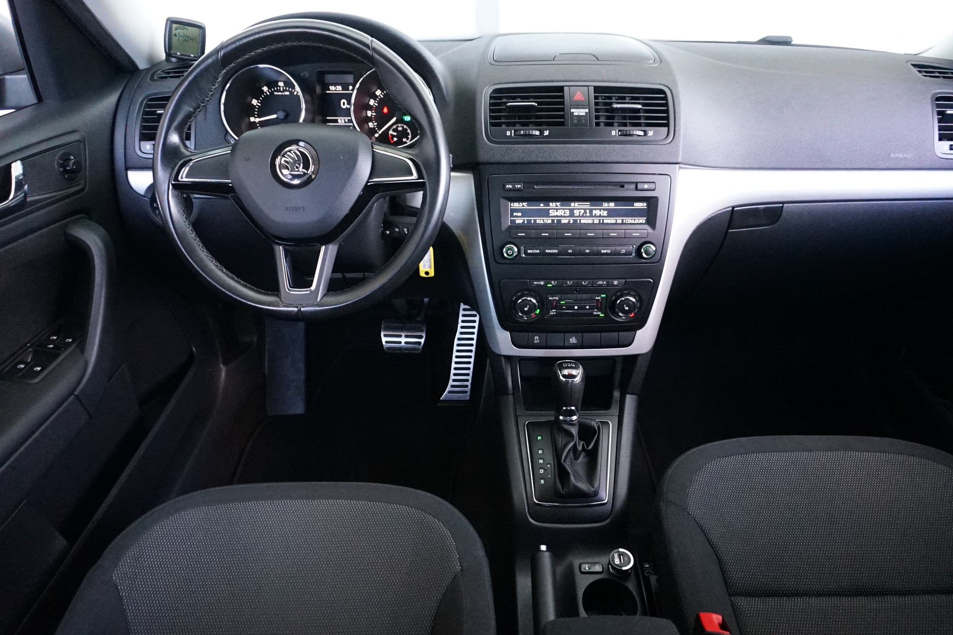 SKODA Yeti 1.8 TSI Ambiente Outdoor 4x4 DSG-Automat 152PS-image-13