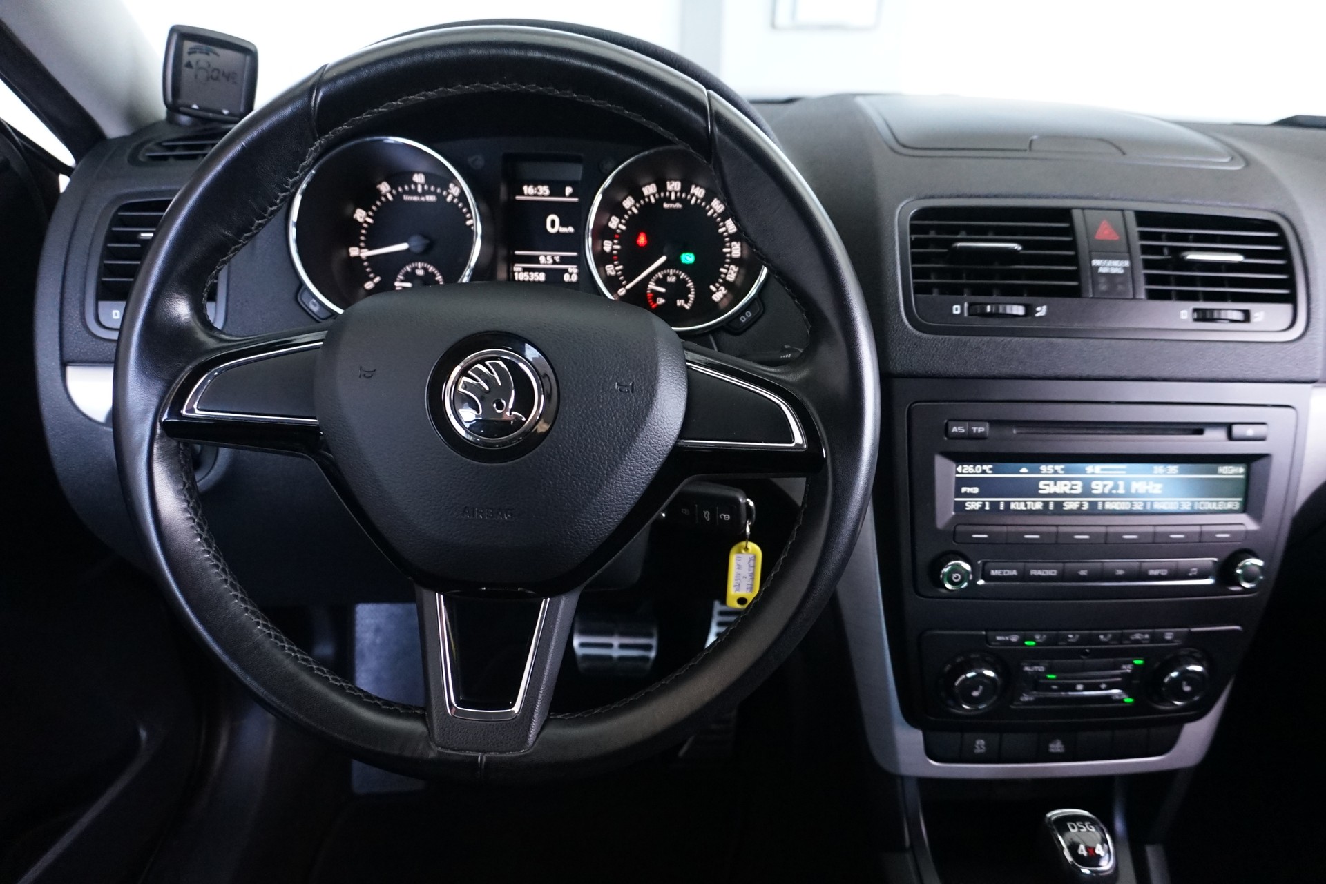 SKODA Yeti 1.8 TSI Ambiente Outdoor 4x4 DSG-Automat 152PS-image-14