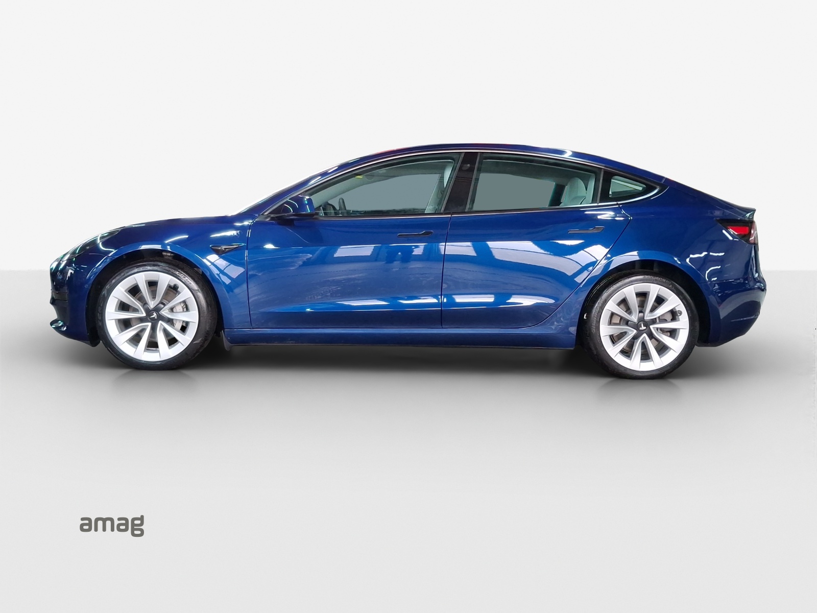 TESLA Model 3-image-1