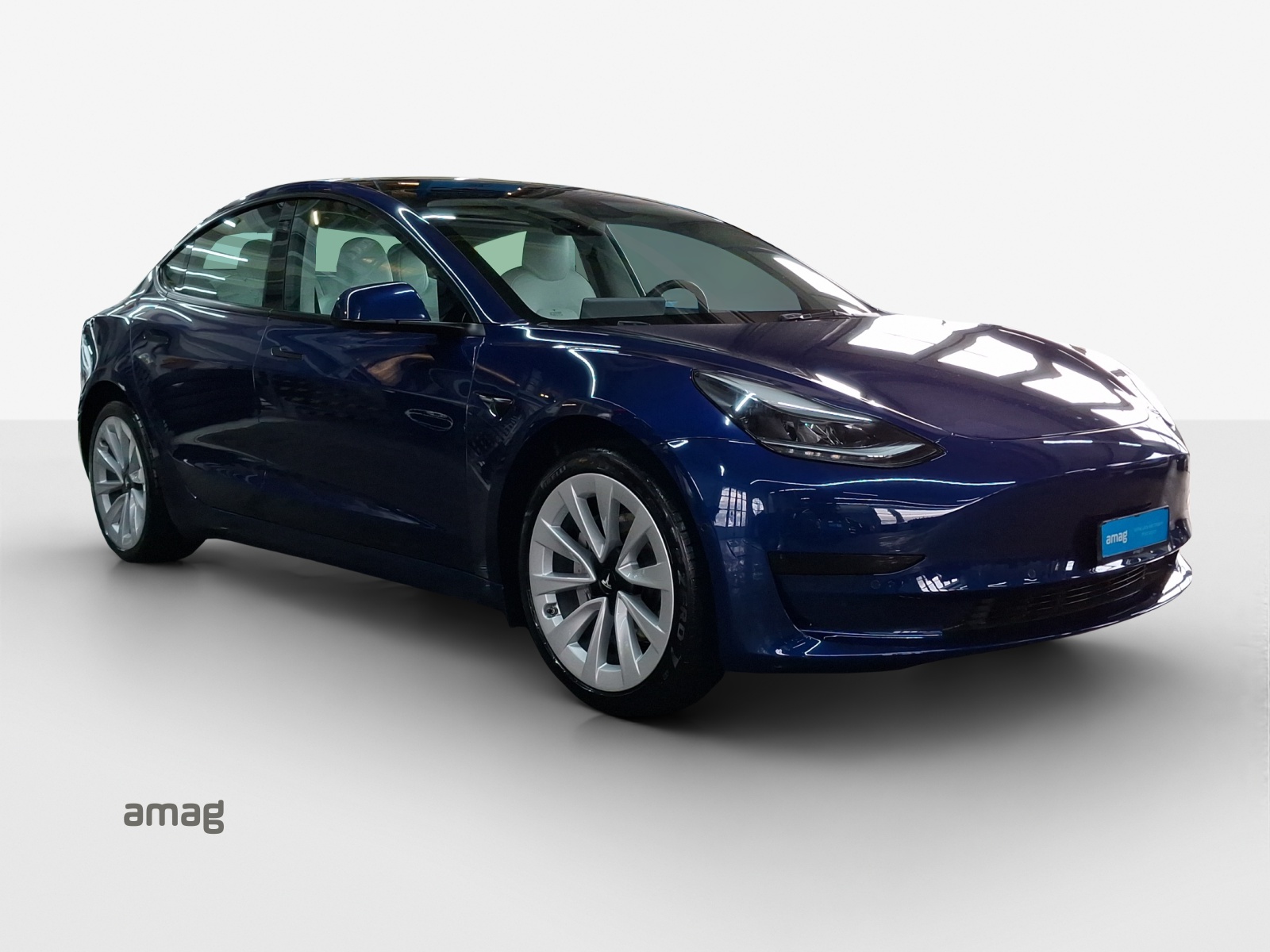 TESLA Model 3-image-7