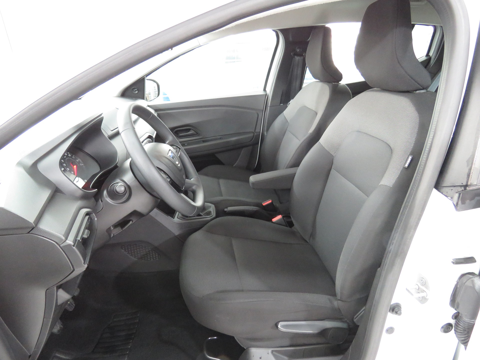 DACIA Sandero SCe 65 Essential-image-7