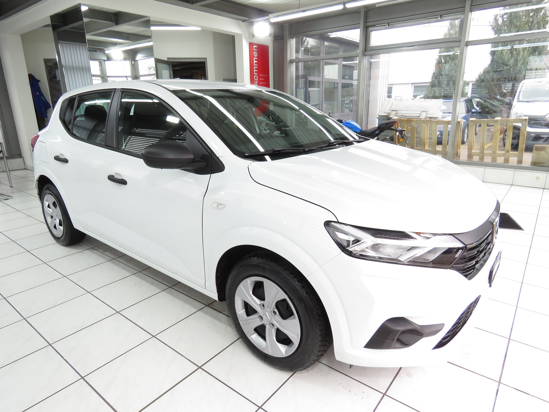 DACIA Sandero SCe 65 Essential-image-2
