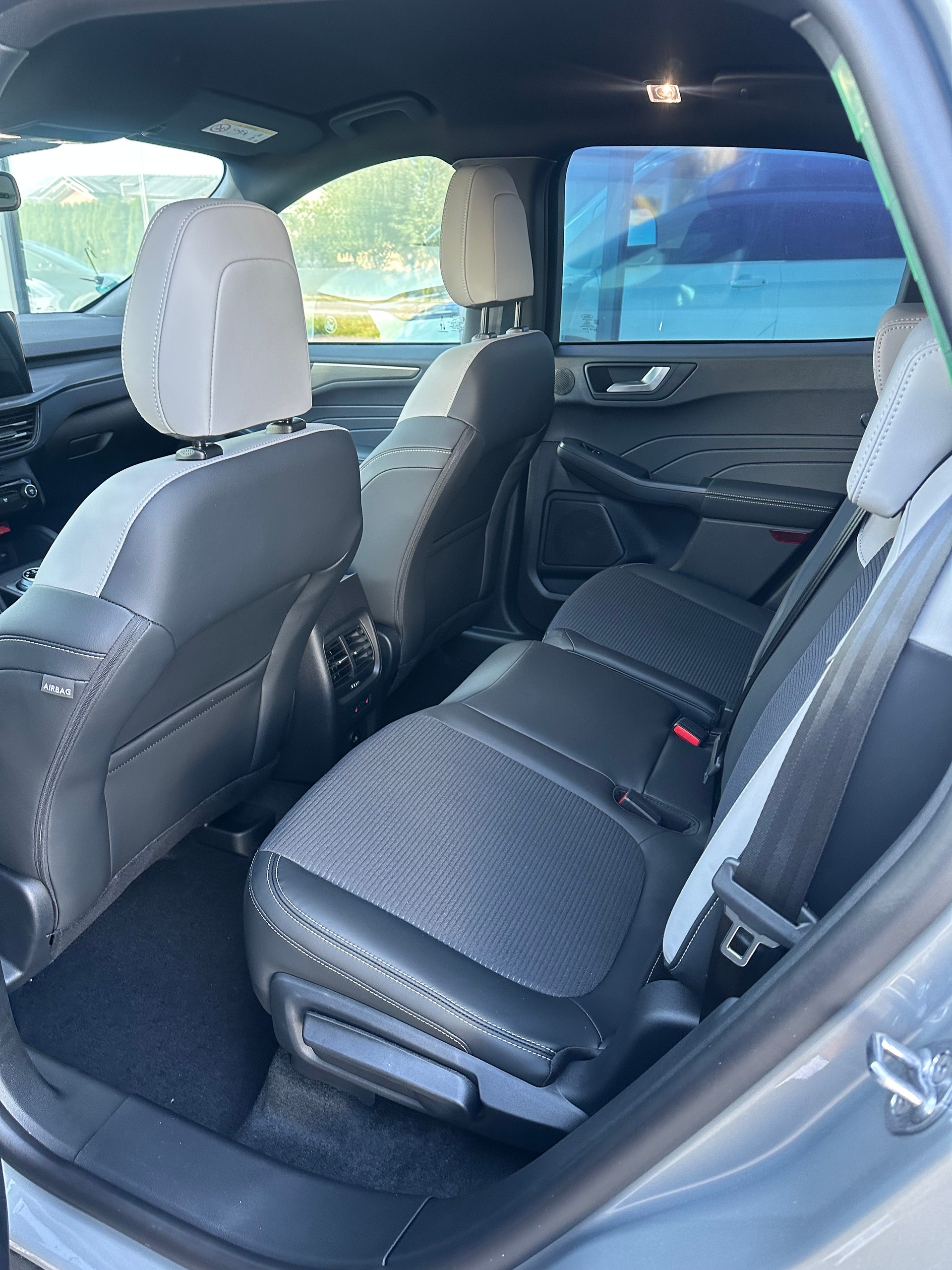 FORD Kuga 2.5 Hybrid Sound Edition FHEV/4x4-image-14