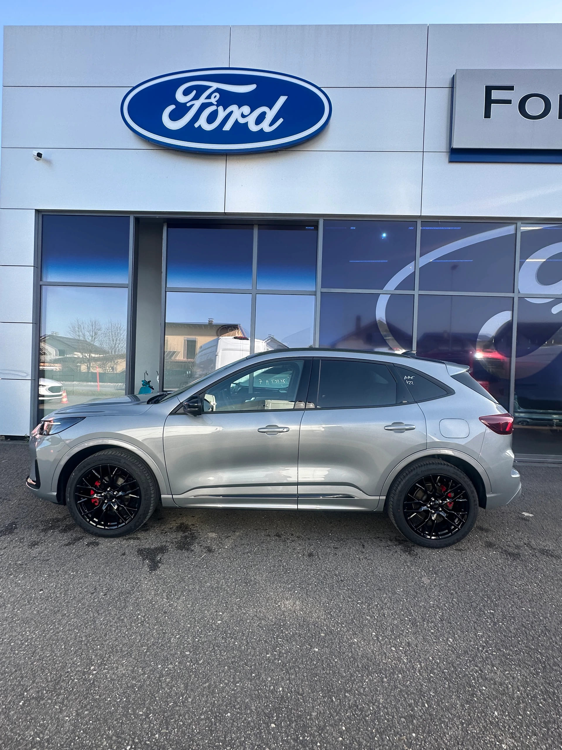 FORD Kuga 2.5 Hybrid Sound Edition FHEV/4x4-image-2