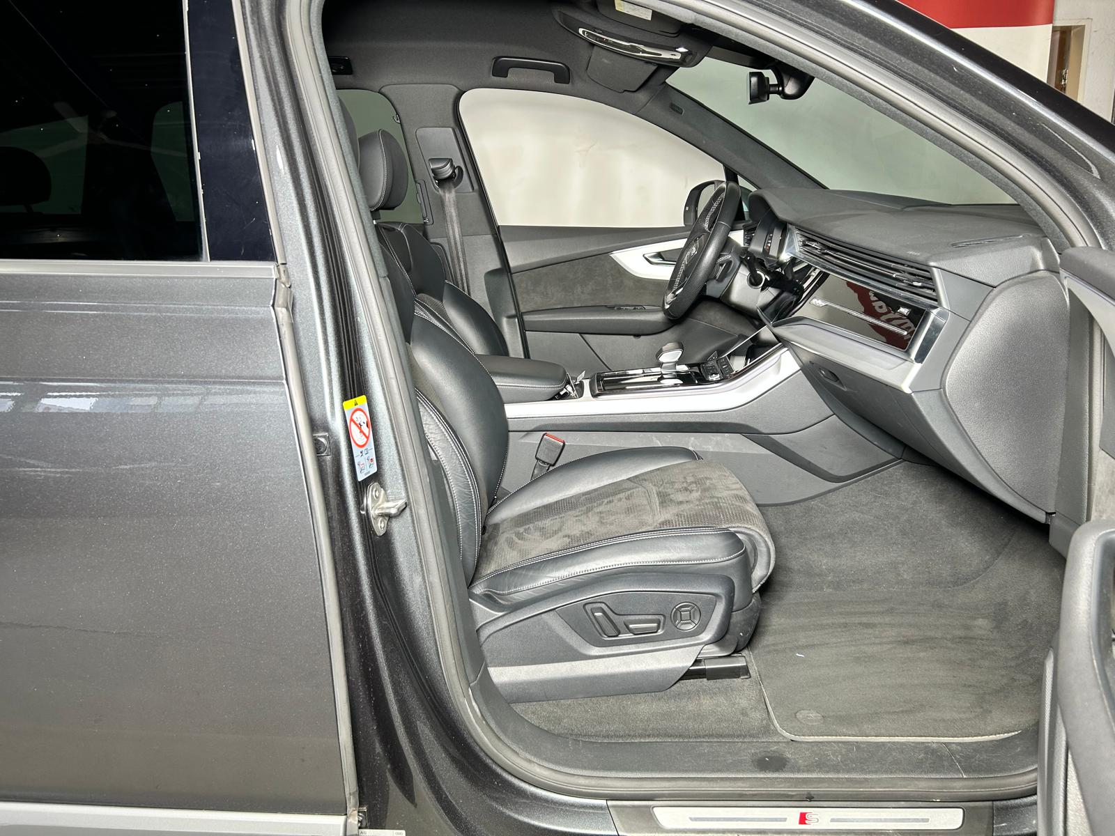 AUDI Q7 3.0 55 TFSI e S Line quattro T-Tronic CH FAHRZEUG-image-11