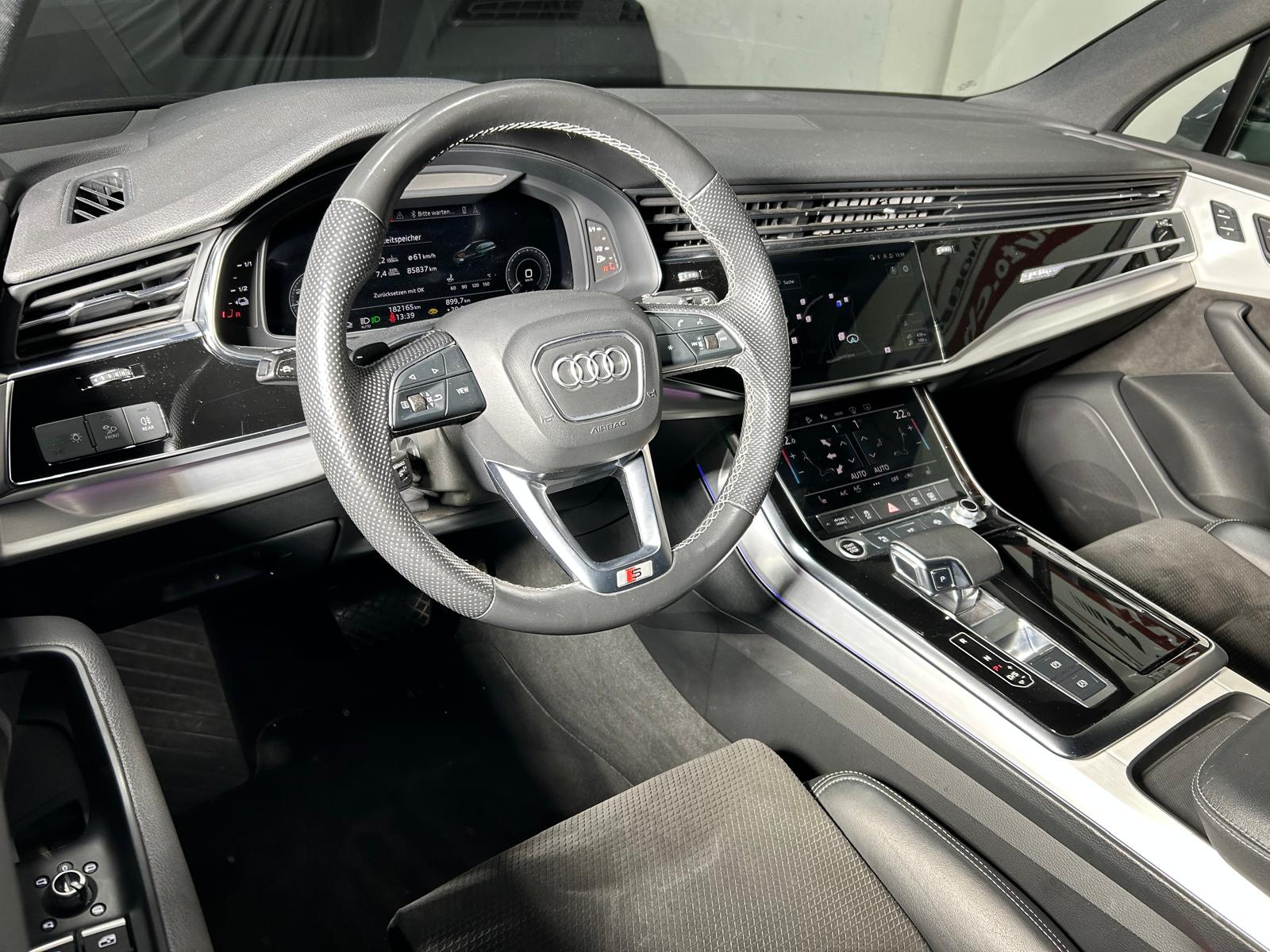 AUDI Q7 3.0 55 TFSI e S Line quattro T-Tronic CH FAHRZEUG-image-12
