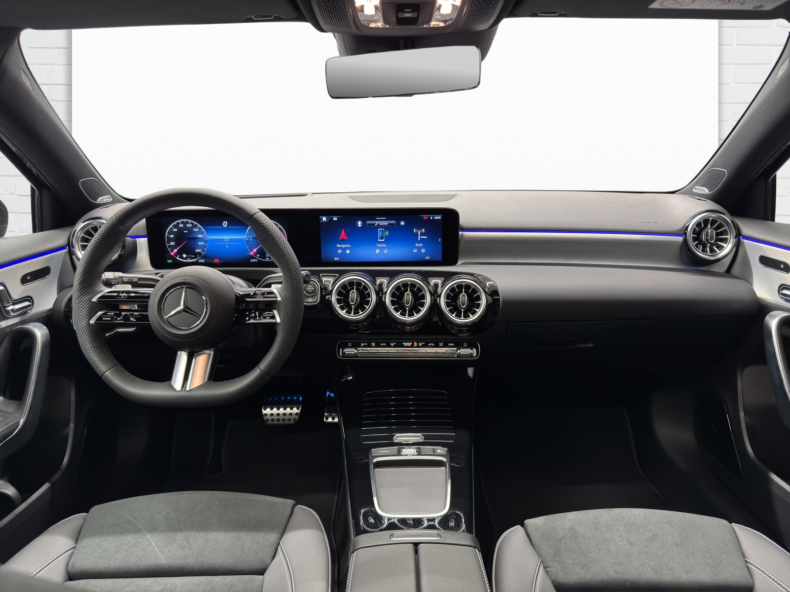 MERCEDES-BENZ A 220 d AMG Line-image-7