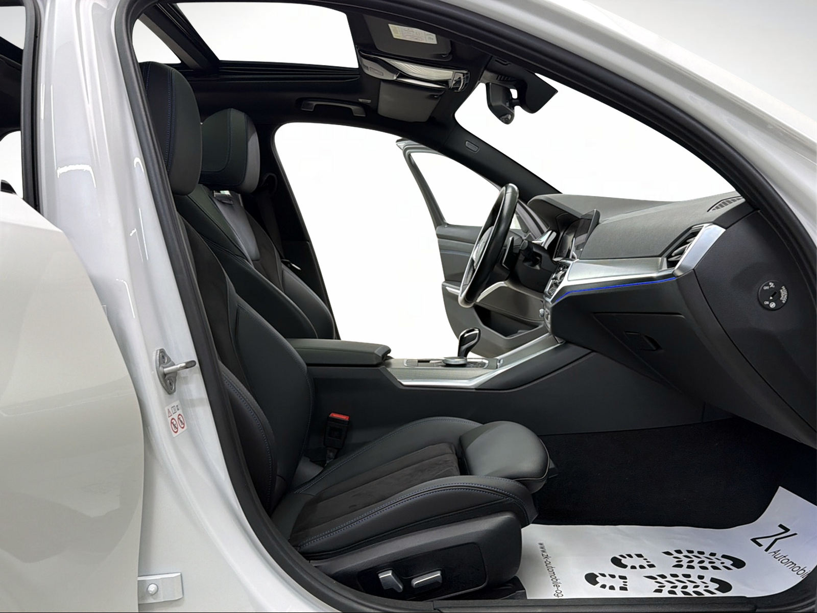 BMW 320d xDrive 48V Touring M Sport mineralwhite Steptronic / RF Kamera / Panoramadach / Live Cockpit / Driving Assistant /-image-9