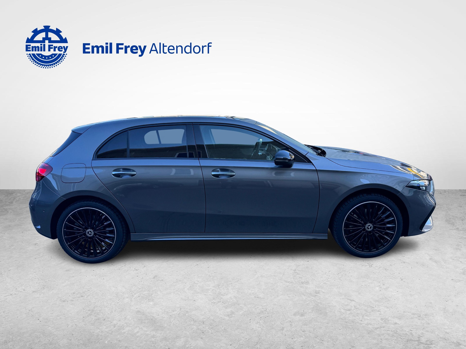 MERCEDES-BENZ A 250 e EQ Star AMG Line-image-5