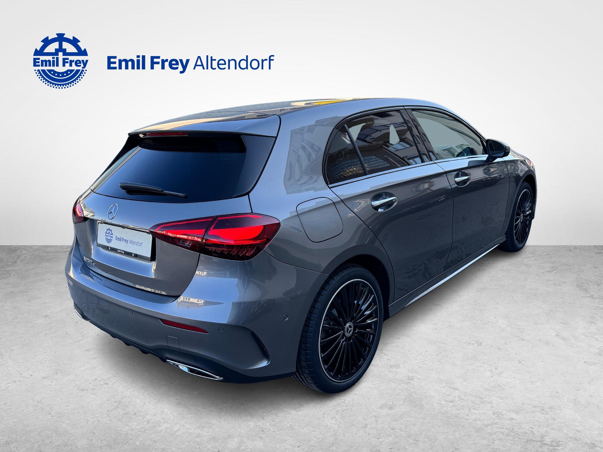 MERCEDES-BENZ A 250 e EQ Star AMG Line-image-4