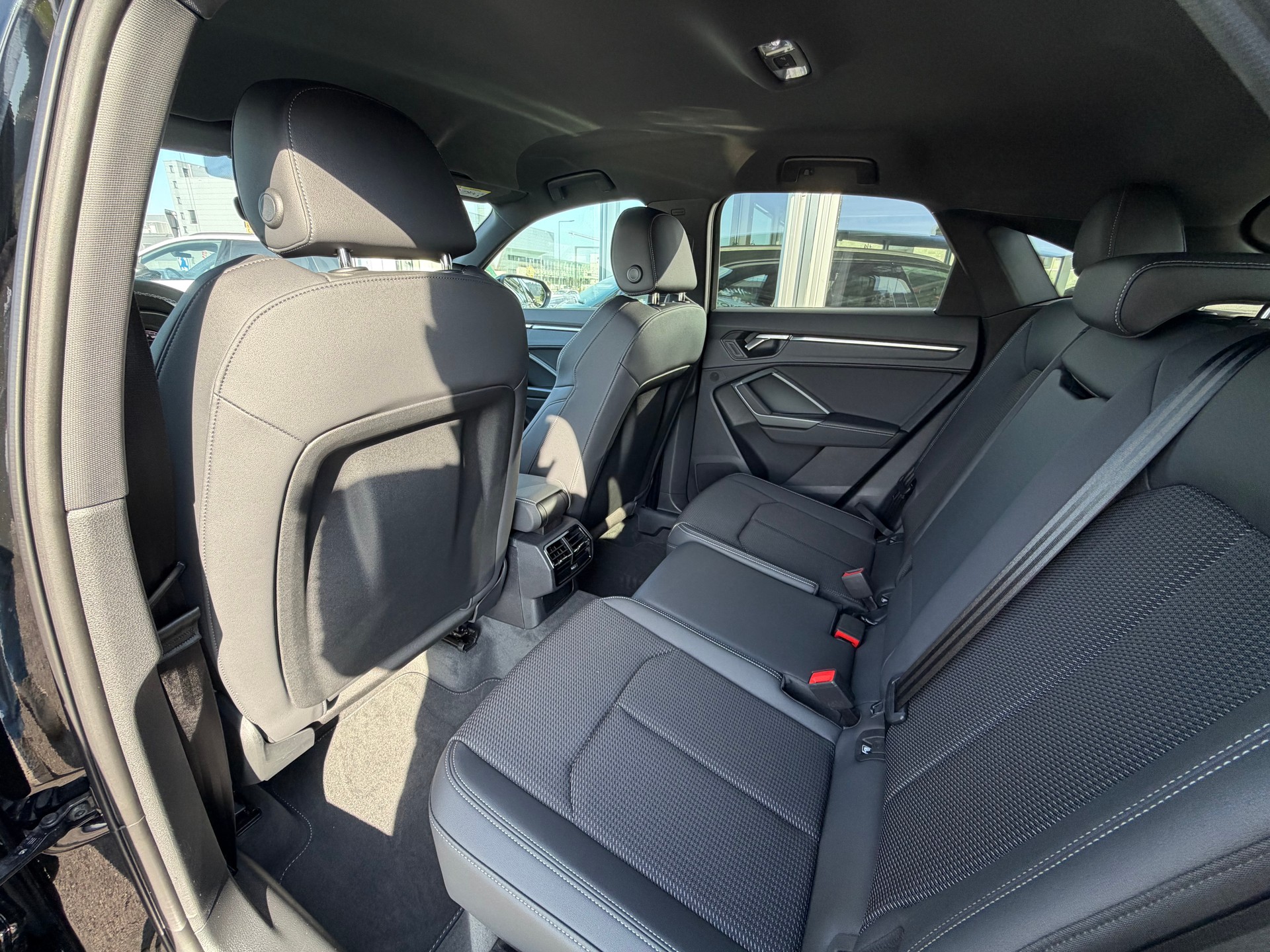 AUDI Q3 Sportback 35 TFSI S line Attraction S-tronic *Anhängerkupplung*-image-12