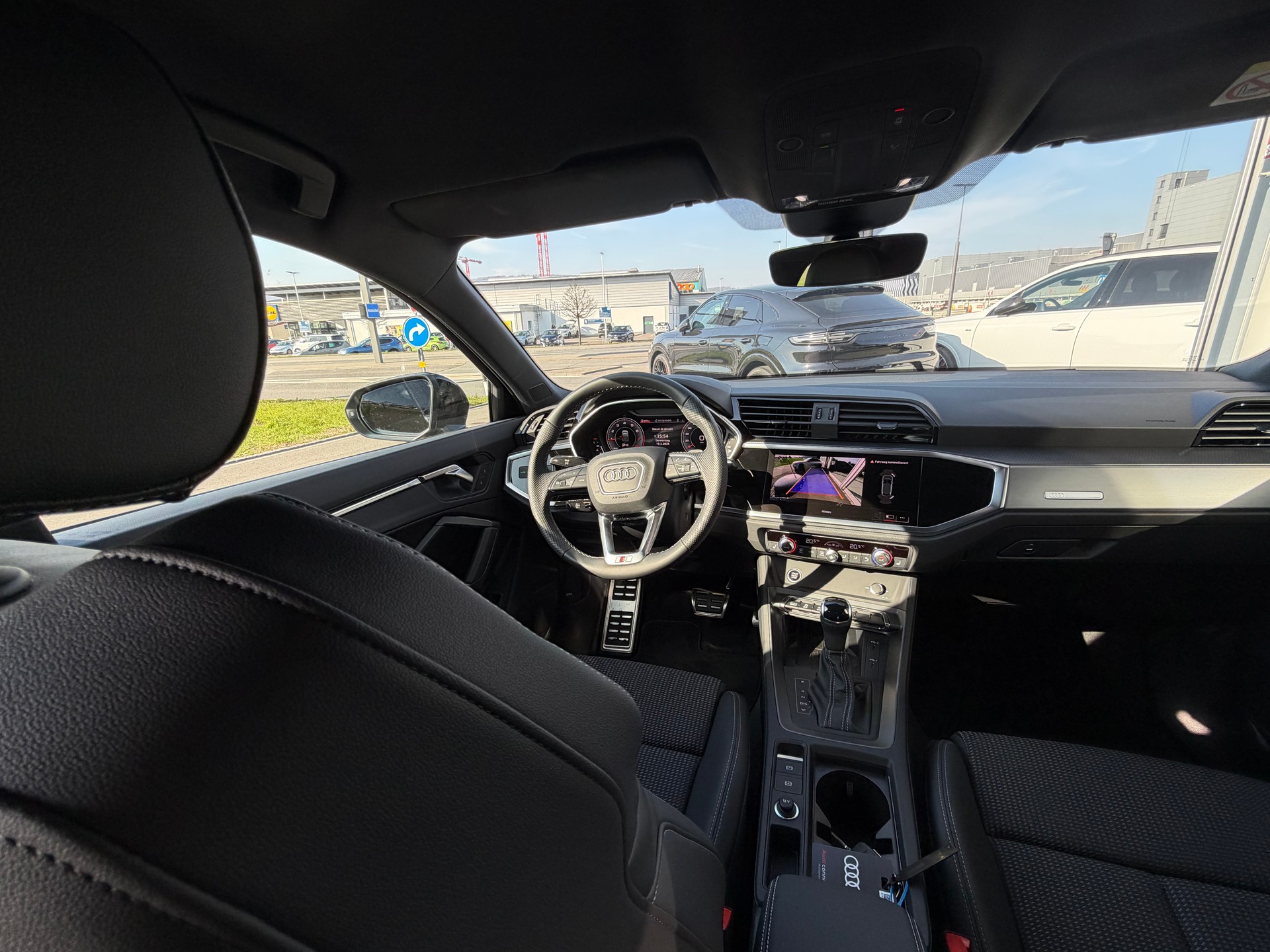 AUDI Q3 Sportback 35 TFSI S line Attraction S-tronic *Anhängerkupplung*-image-14