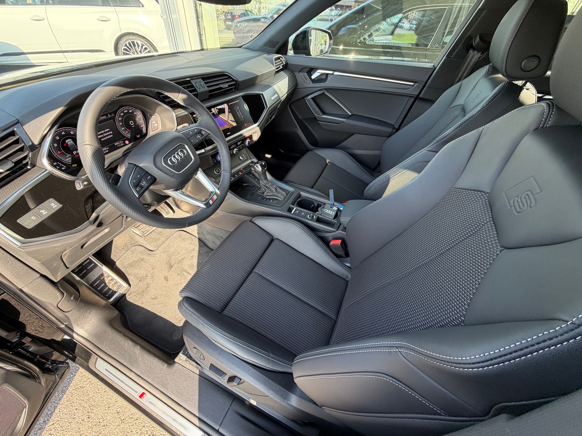 AUDI Q3 Sportback 35 TFSI S line Attraction S-tronic *Anhängerkupplung*-image-15
