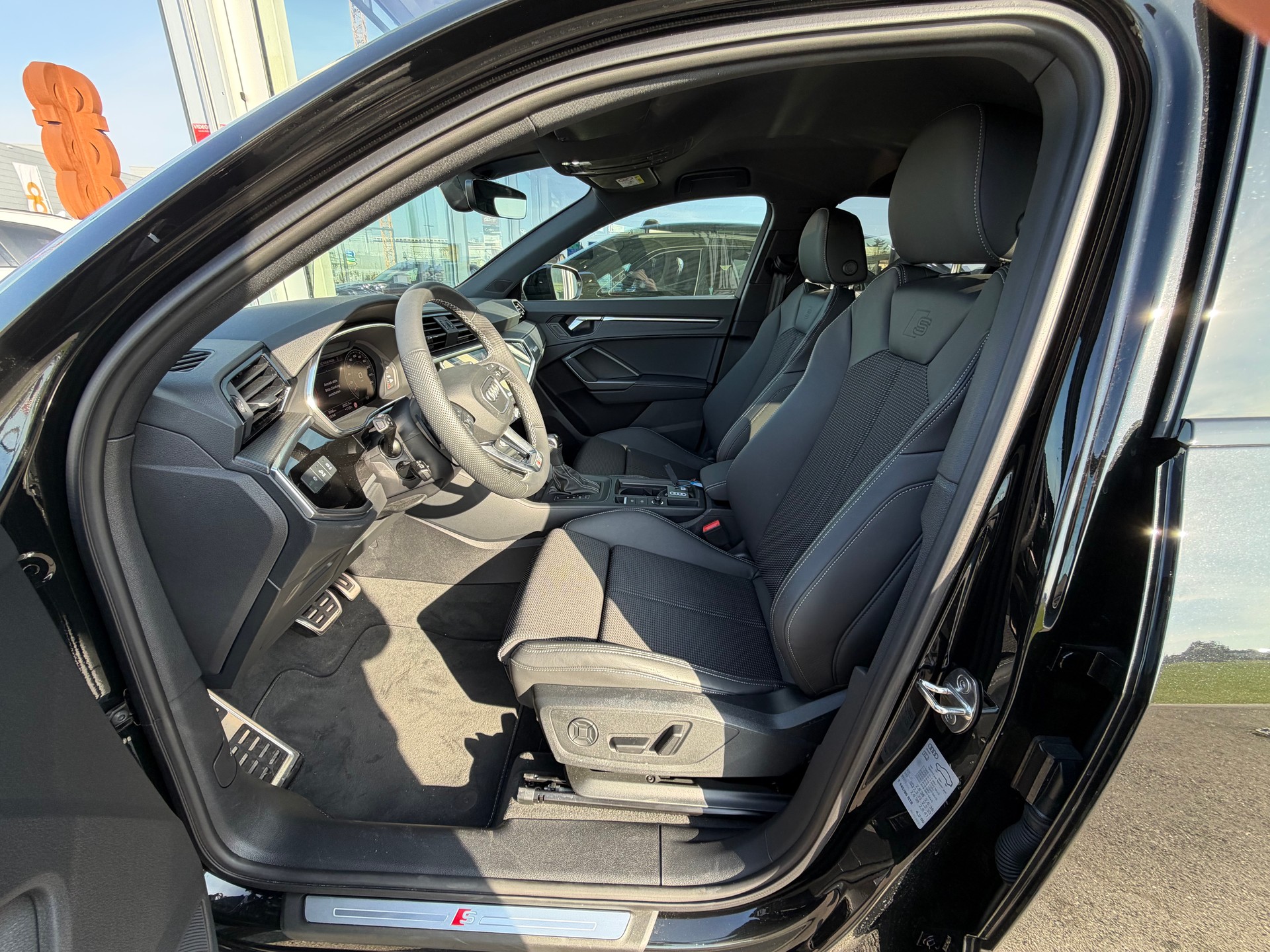 AUDI Q3 Sportback 35 TFSI S line Attraction S-tronic *Anhängerkupplung*-image-18
