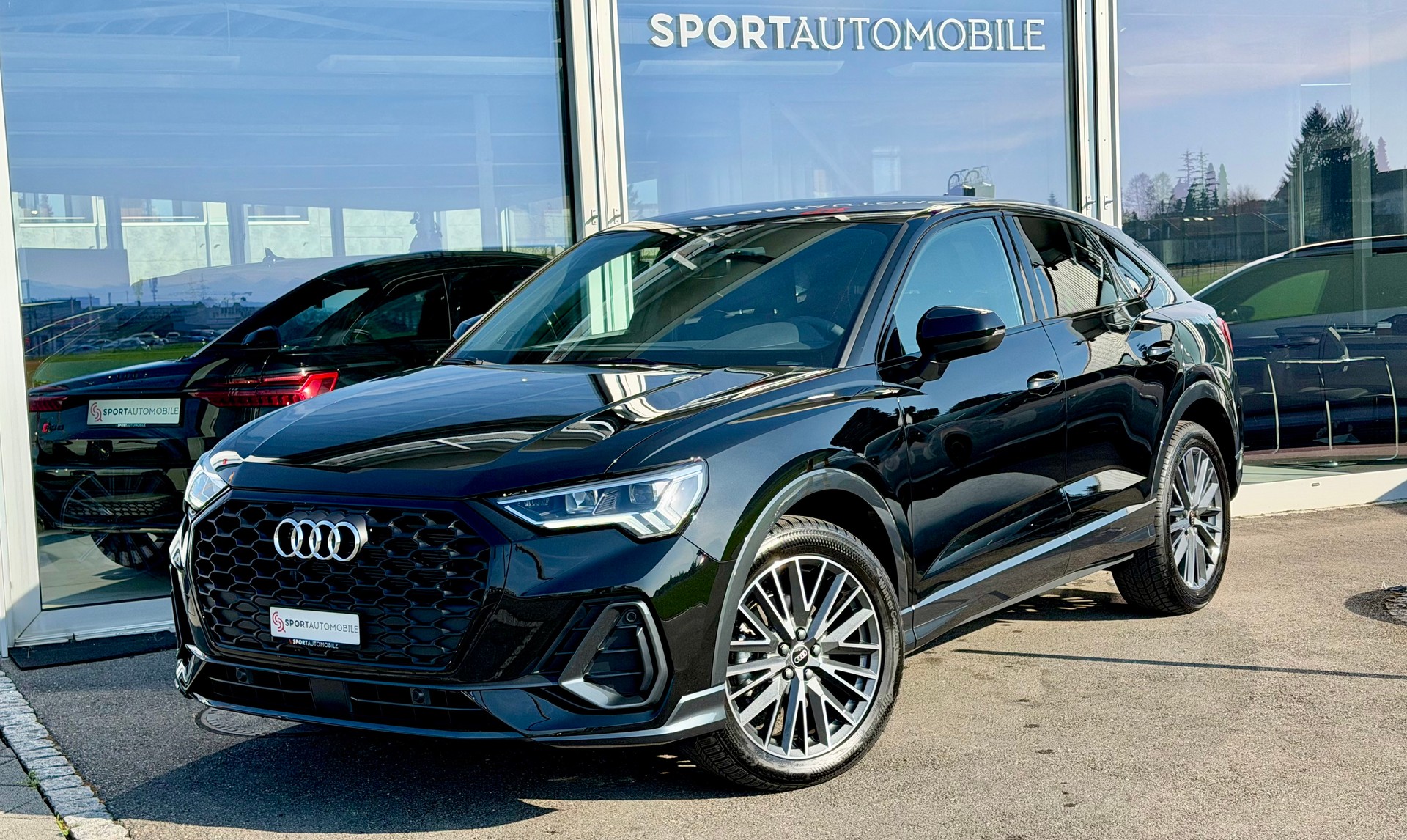 AUDI Q3 Sportback 35 TFSI S line Attraction S-tronic *Anhängerkupplung*-image-1