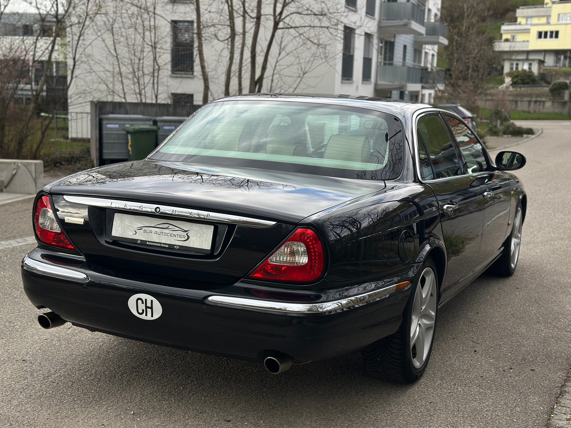 JAGUAR XJ6 2.7d V6 80 Anniversary-image-6
