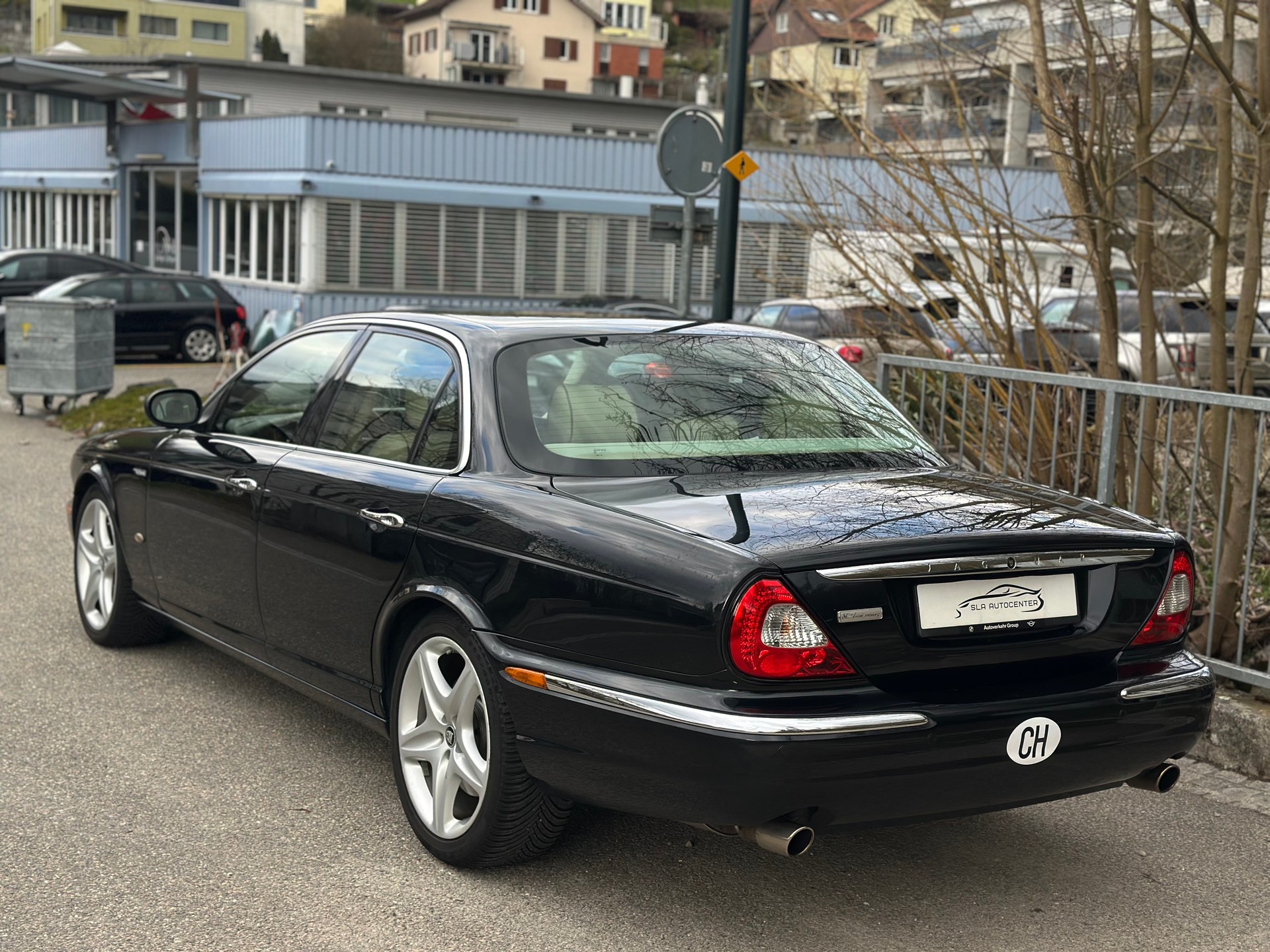 JAGUAR XJ6 2.7d V6 80 Anniversary-image-4