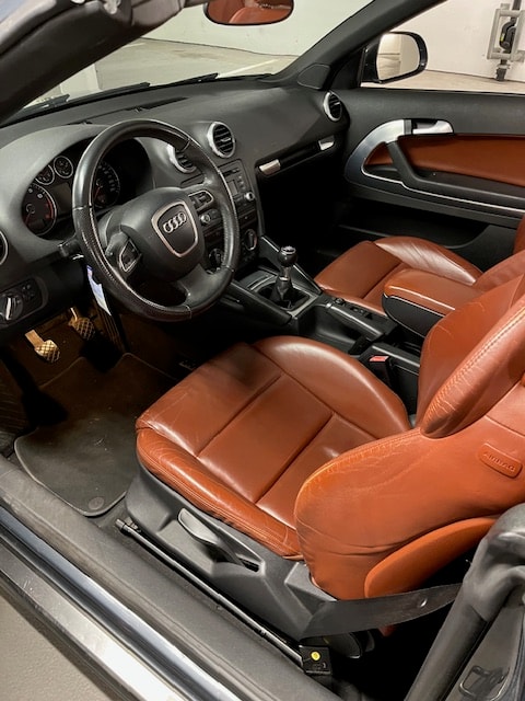 AUDI A3 Cabriolet 1.8 TFSI Ambition-image-5