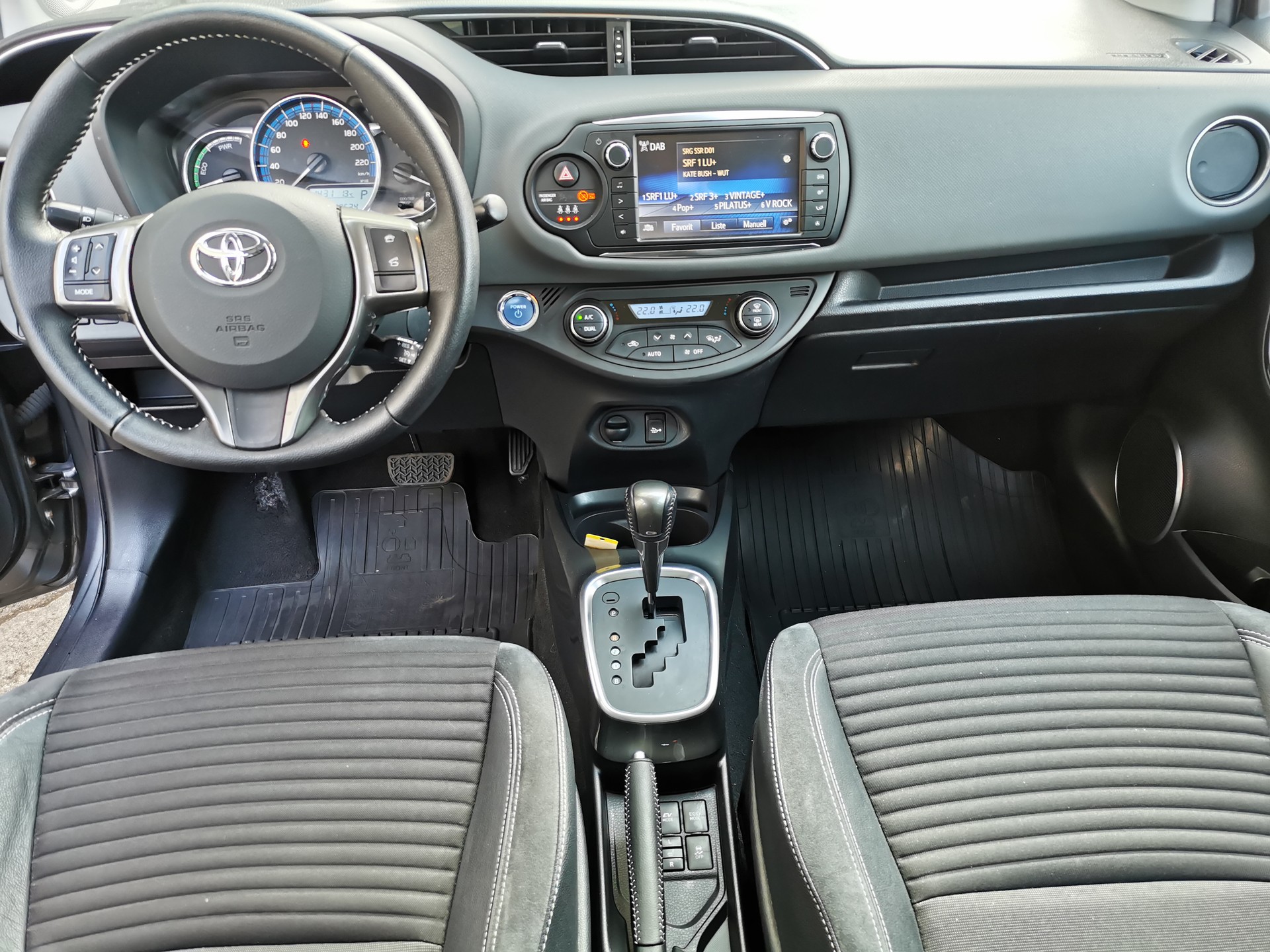 TOYOTA Yaris 1.5 VVT-i Hybrid Sol Premium e-CVT-image-9