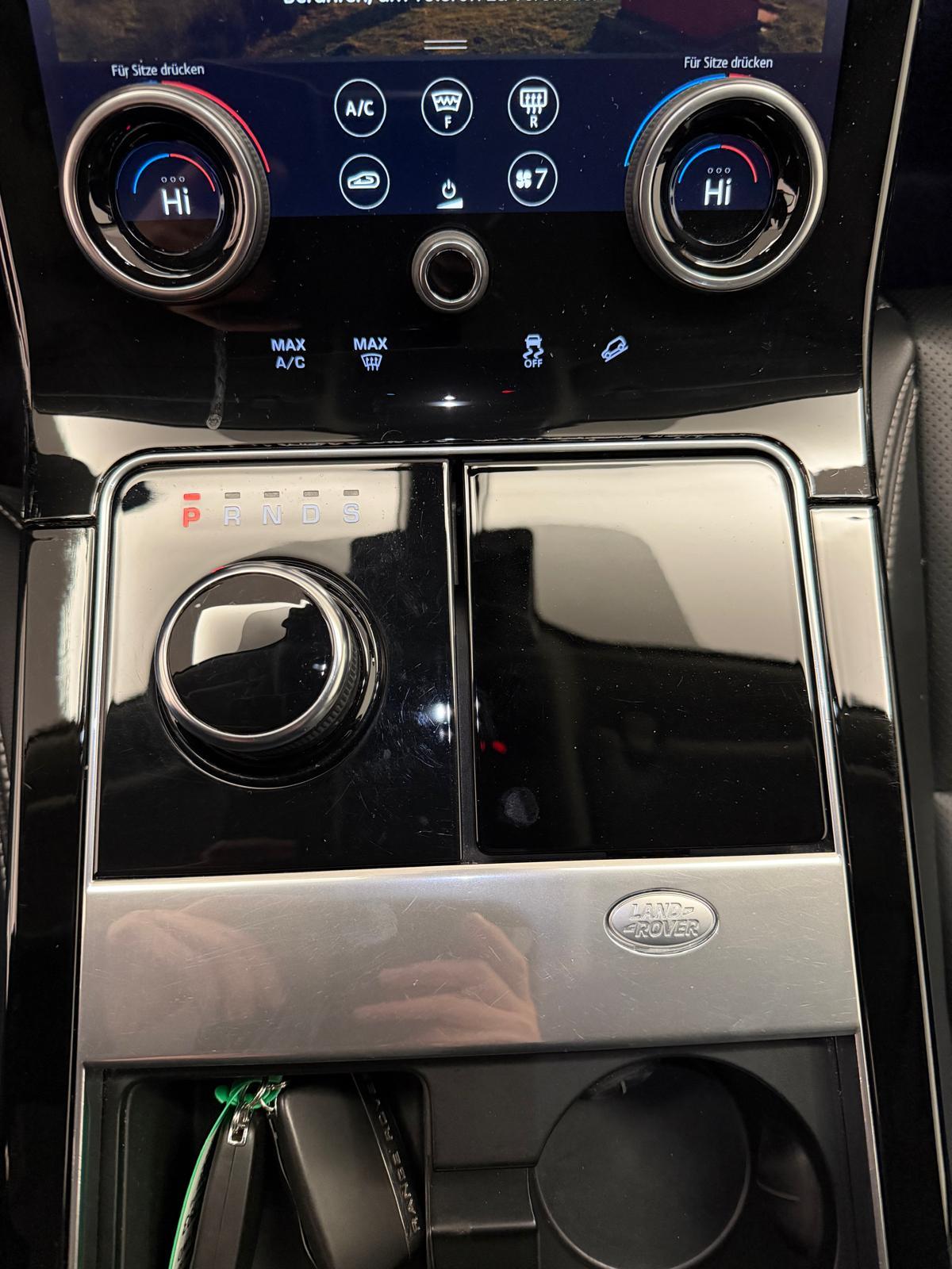 LAND ROVER Range Rover Velar 2.0 T S-image-17