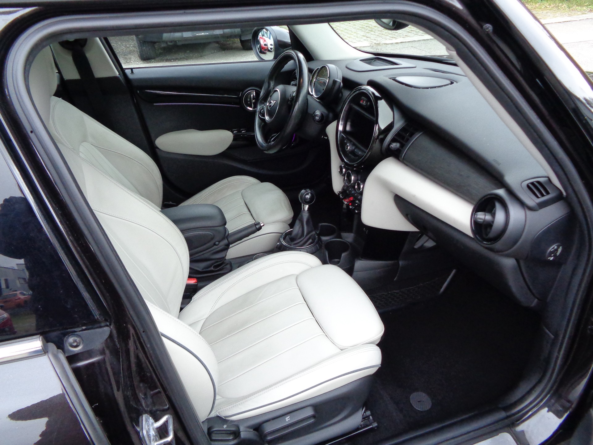 MINI Cooper-image-6