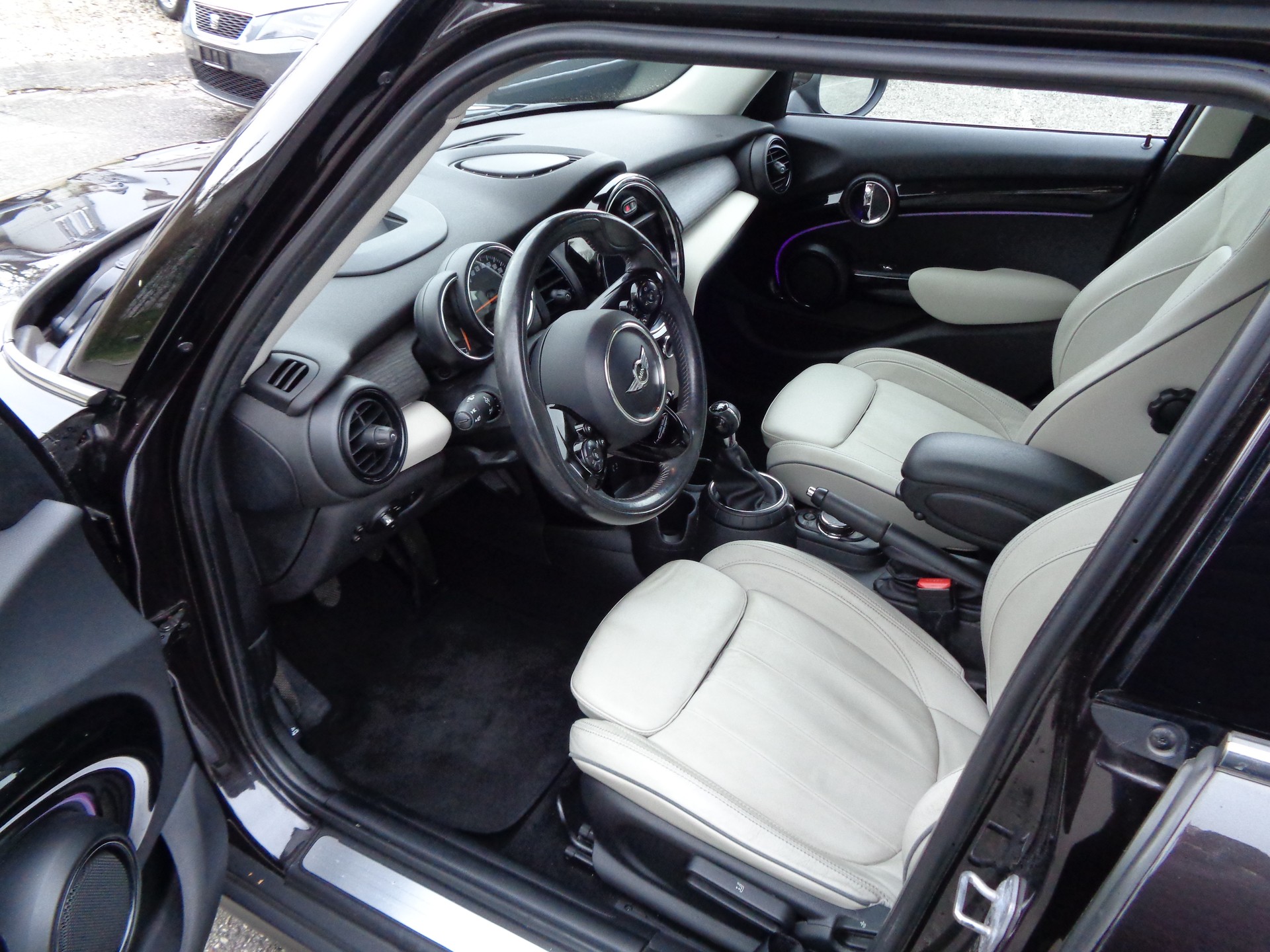 MINI Cooper-image-8