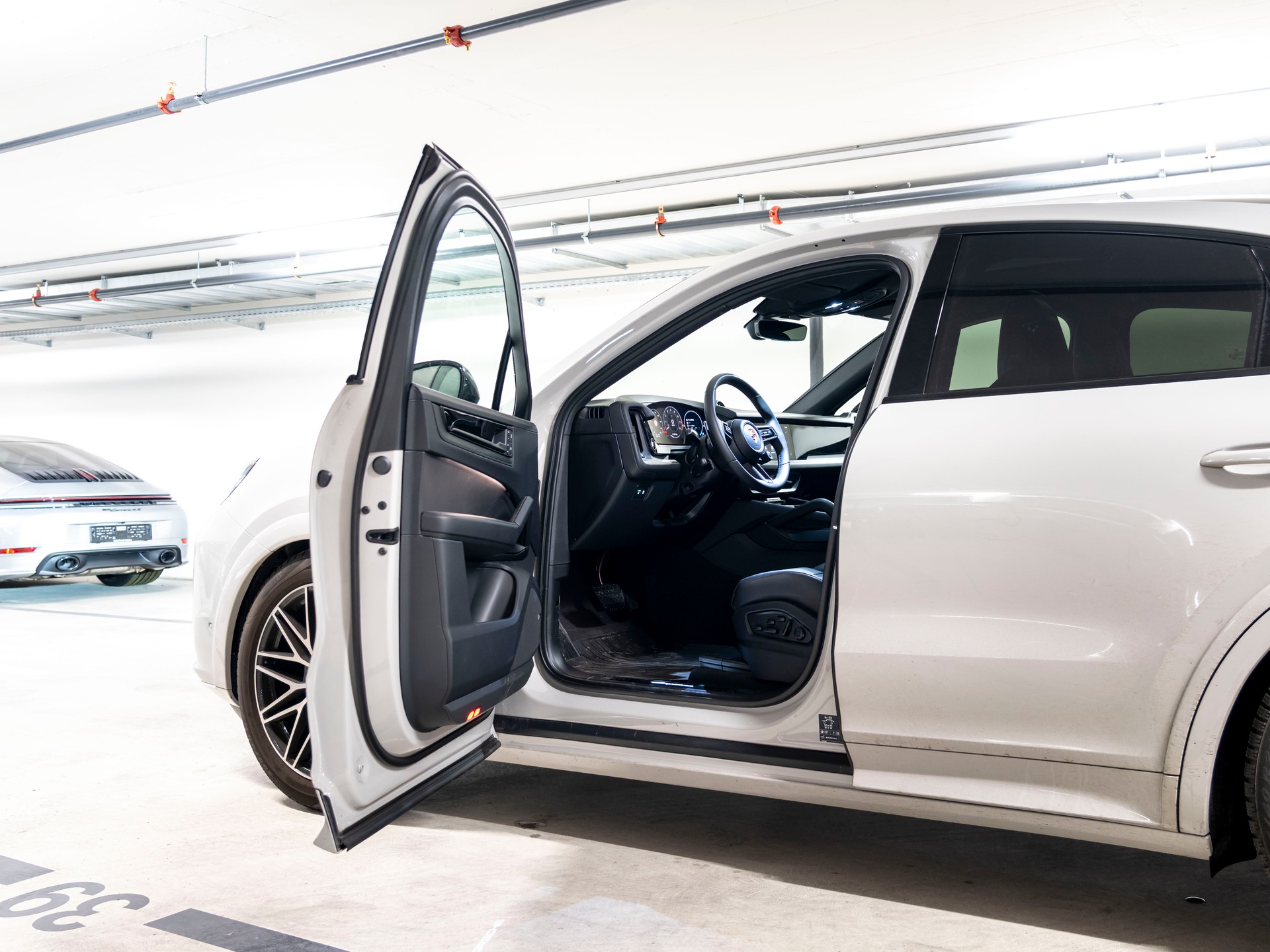 PORSCHE Cayenne Coupé Black Edition Tiptronic-image-11