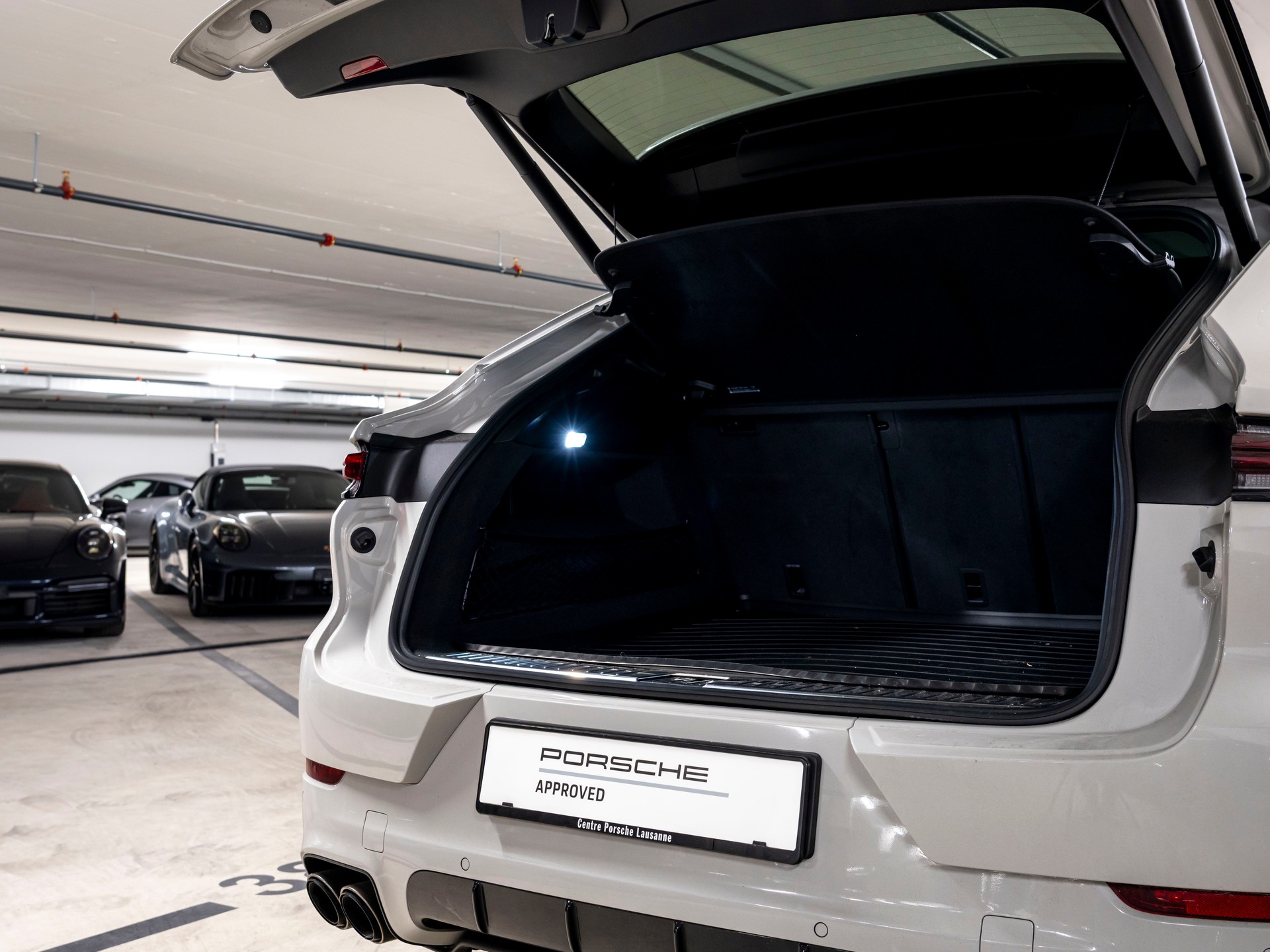 PORSCHE Cayenne Coupé Black Edition Tiptronic-image-6