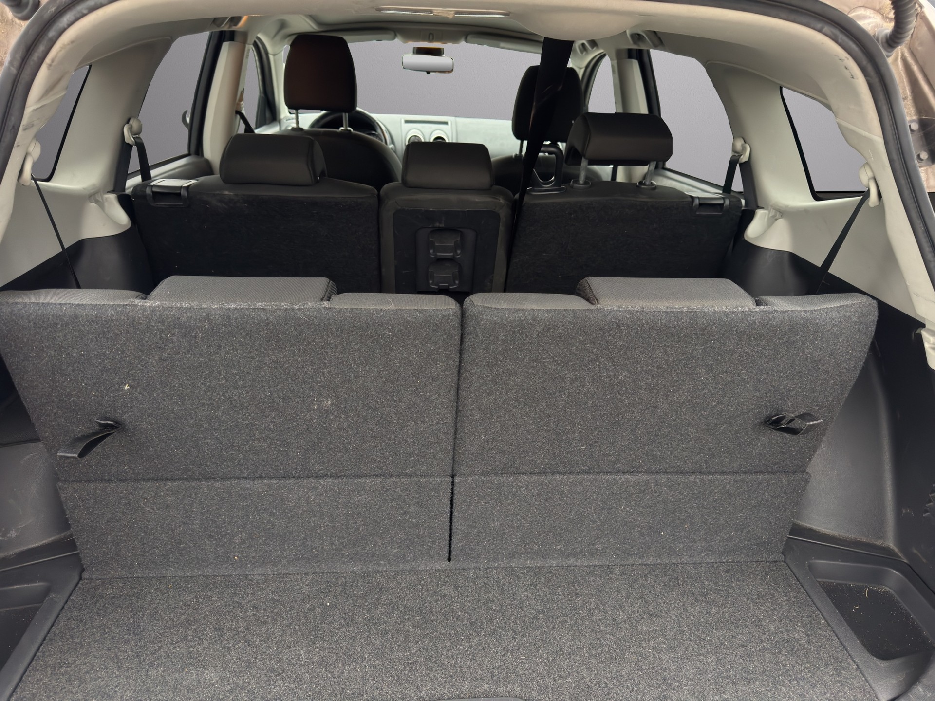 NISSAN Qashqai +2 1.6 dCi 4WD Swiss Edition-image-14