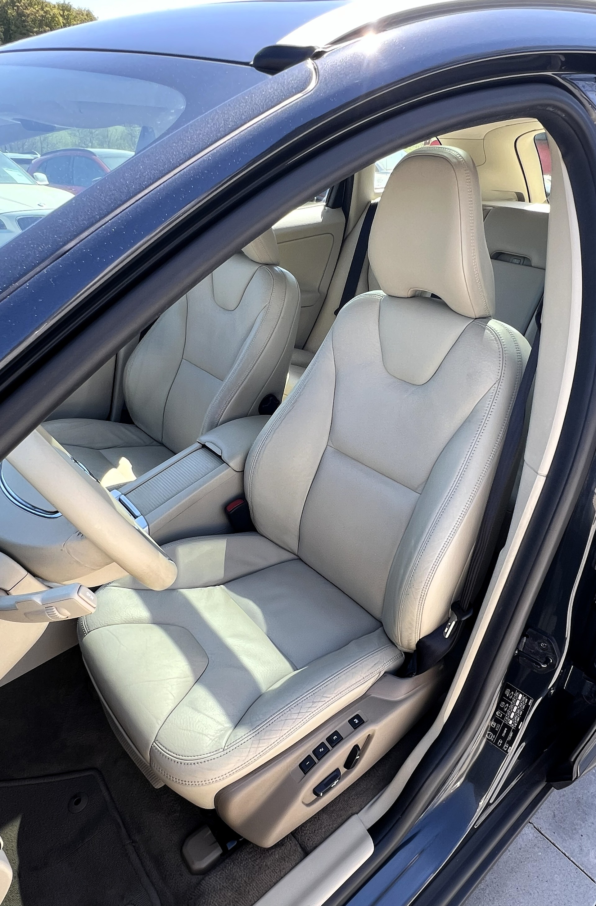 VOLVO XC60 D5 AWD Summum Geartronic-image-18